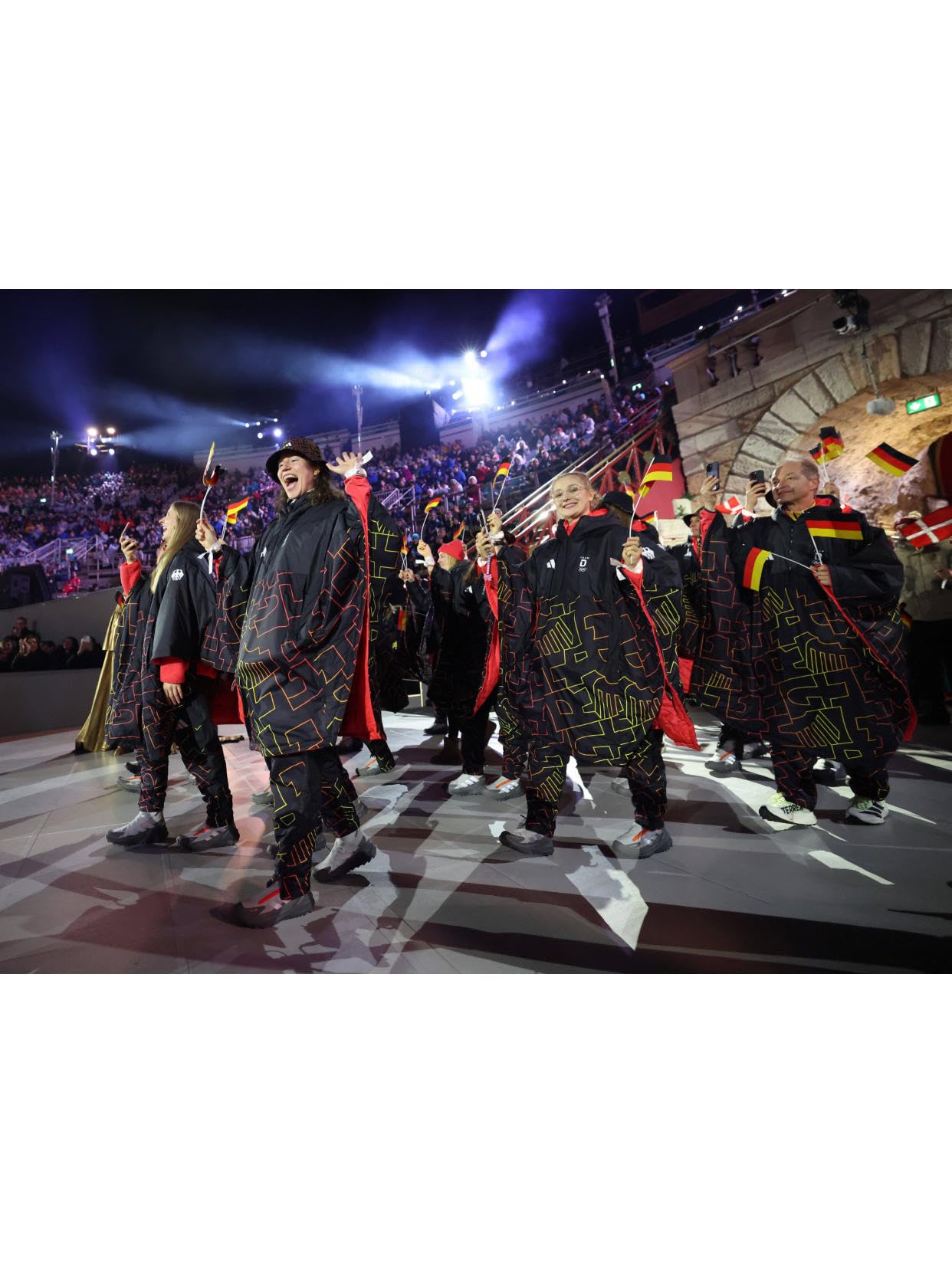 Zwischen Gold und Gänsehaut - Die olympischen Winterspiele 2026 in Italien: Die Stars, die Höhepunkte, die deutschen Helden. Komplett in Farbe