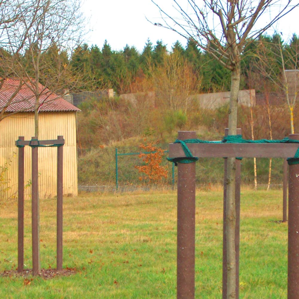 hanit Recyclingpfähle mit Spitze | 150 cm | Ø 6cm | braun | 3 Stück | aus Recycling Kunststoff | verrottungsfeste und witterungsbeständige Weidepfähle