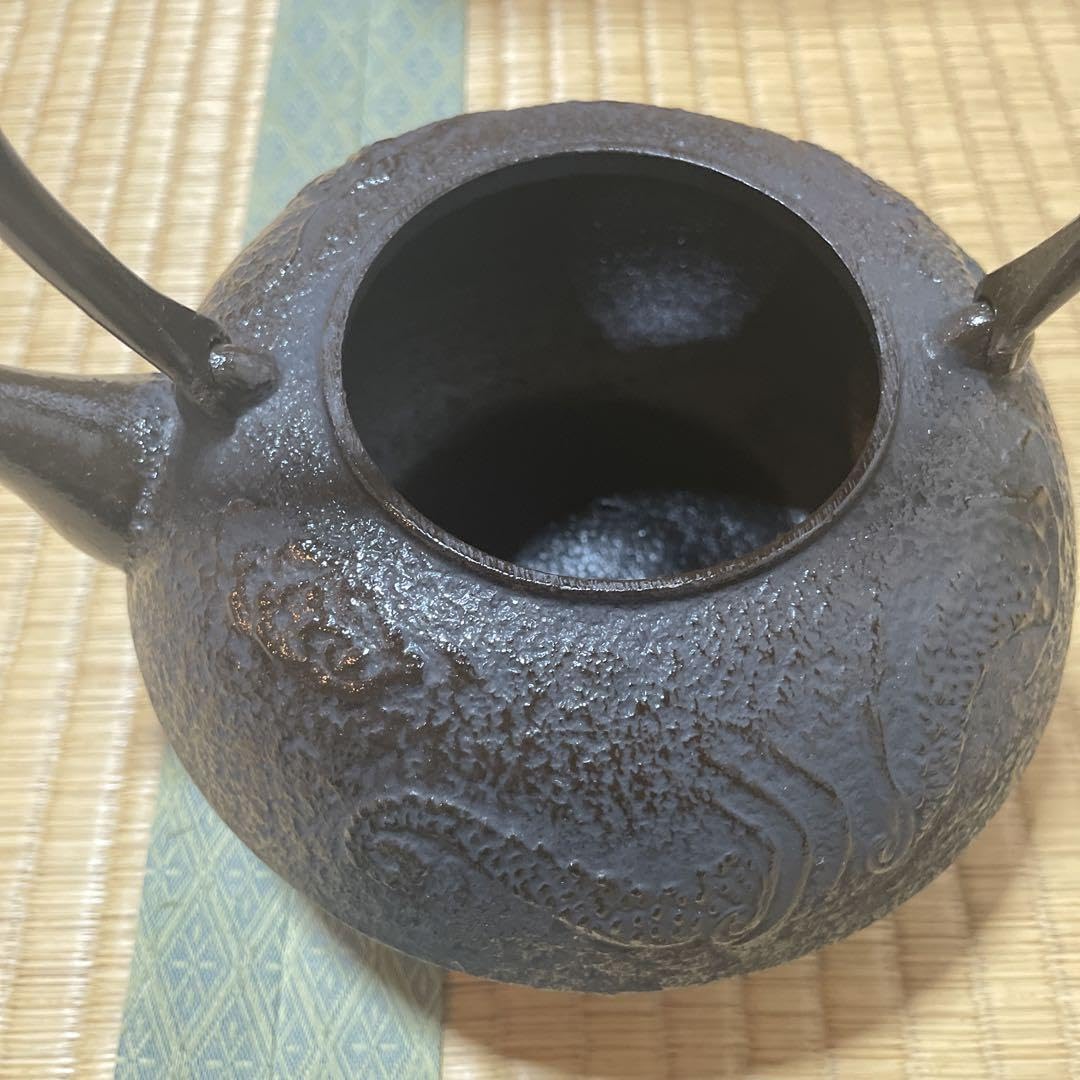 鉄瓶　富士型 蝋型鋳鉄製 桐箱入 鉄瓶 富士型 蝋型鋳鉄製 桐箱入 鉄瓶 富士型 蝋型鋳鉄