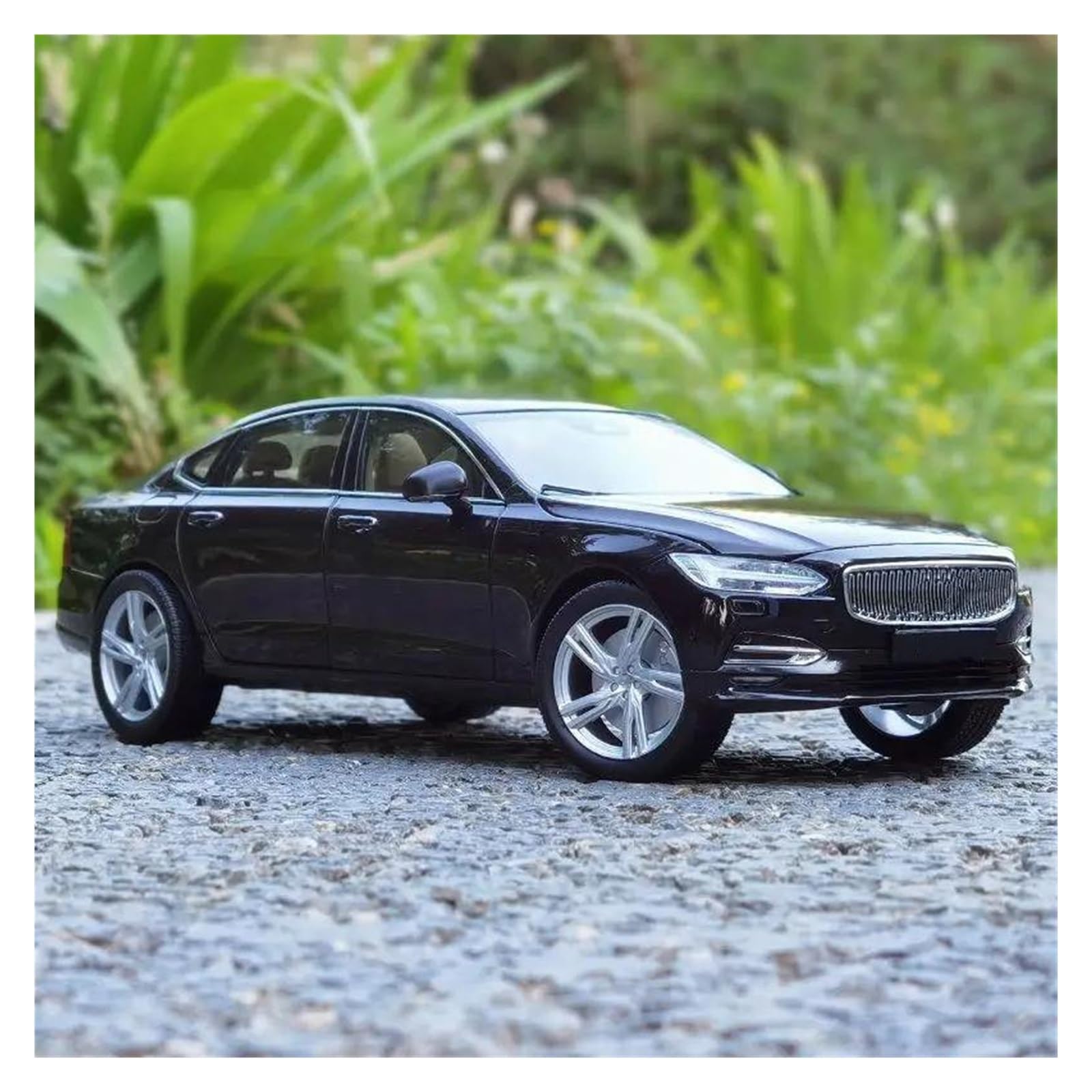 Btwodian Scale Model Car 1:18 For Volvo S90 2023 Alloy Car Model Diecasts Vehicles Collection Desk Decoration(Black)