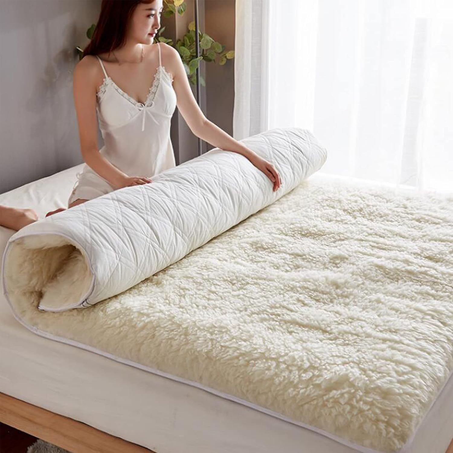 QQXX Fleece Fitted Mattress Pad, Thicken Warm Lamb Wool Roll Up Bed Sleeping Pad, Folding Floor Mat Winter Soft Bed Mattress Protector Pad(90x200cm(35x79inch), White)