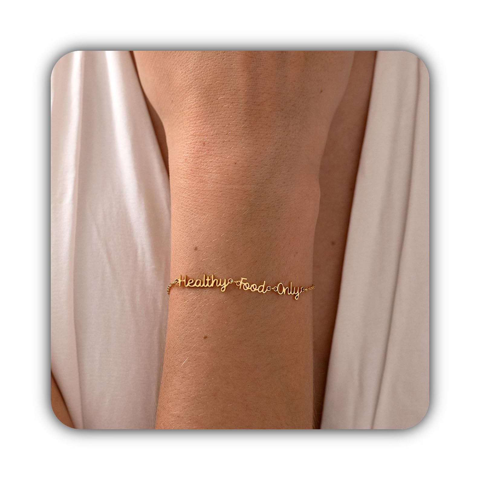 Piccolo bracciale con nome, su misura bracciale con nome, tre bracciali, impilabile bracciali, fatto a mano gioiello, neo mamma damigella per lei