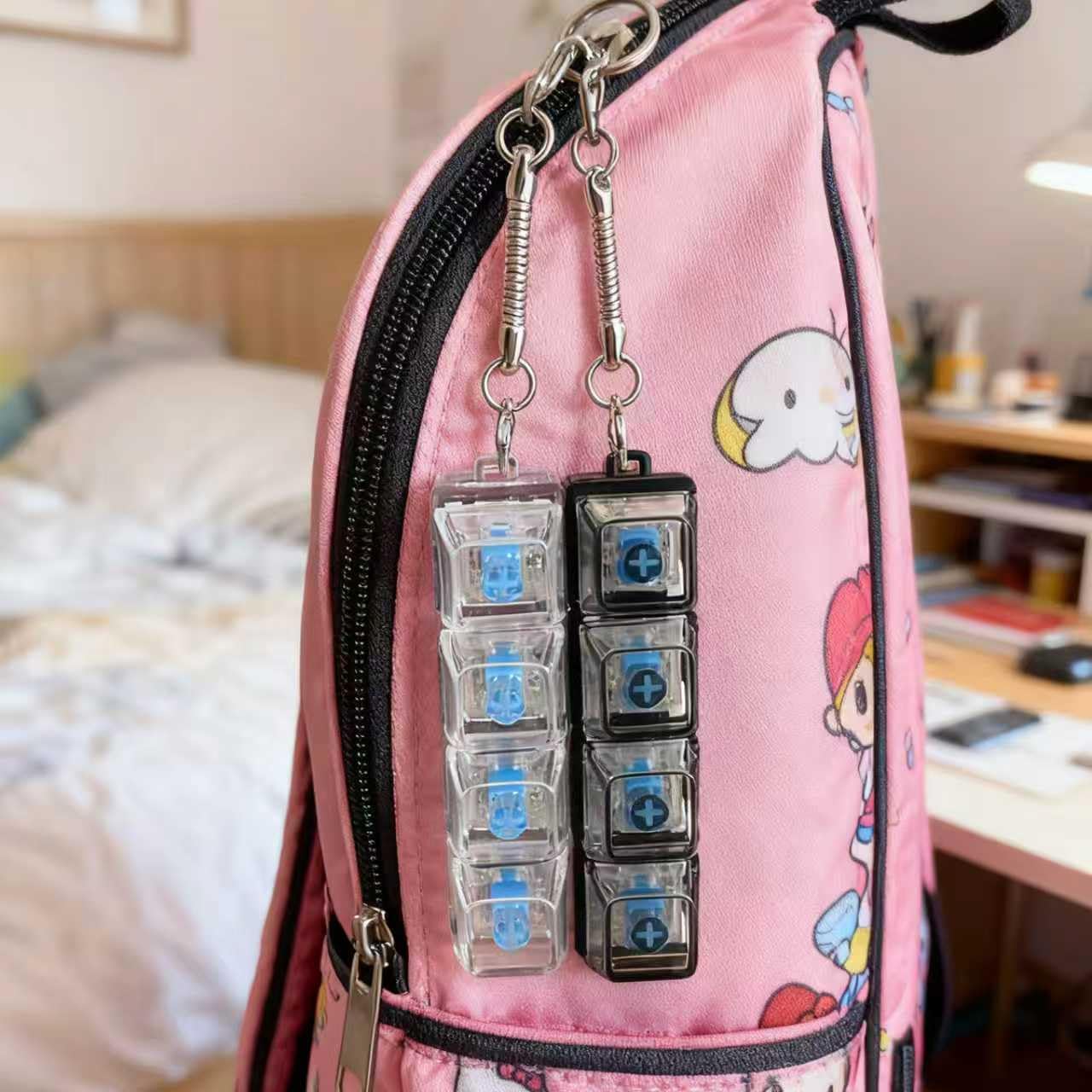 2-pak breloków do kluczy ze światłami LED, klawiatura fidget, przycisk do zwalczania lęku (przezroczysty)