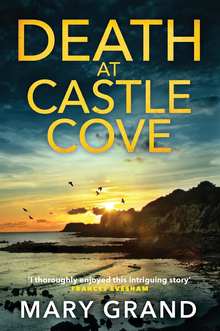 A Seaside Murder: The start of a cozy murder mystery series from Mary Grand (The Isle of Wight Killings, 1)