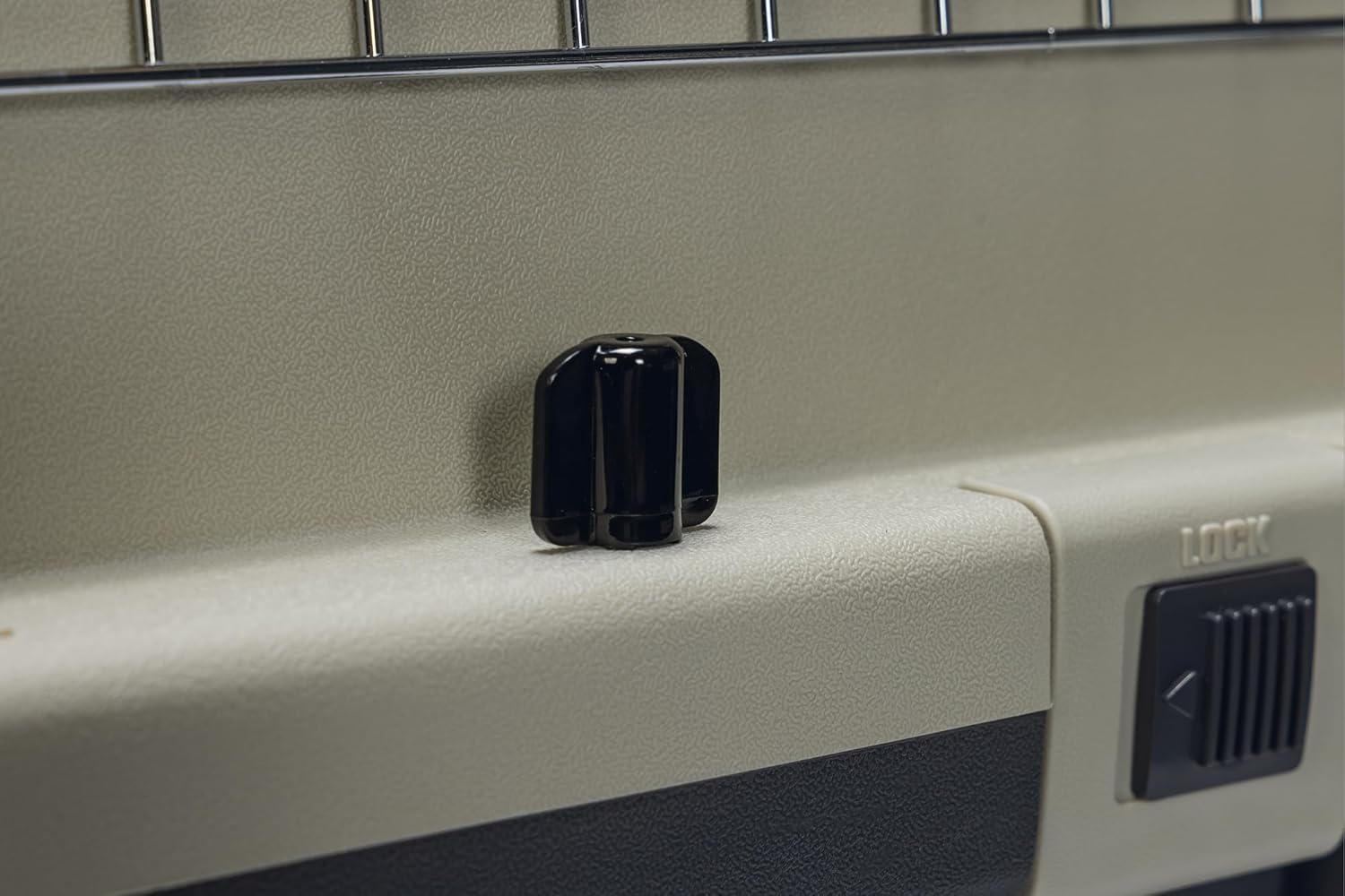 Karlie Transport Box - in Accordance with IATA Requirements for Transportation of Live Animals