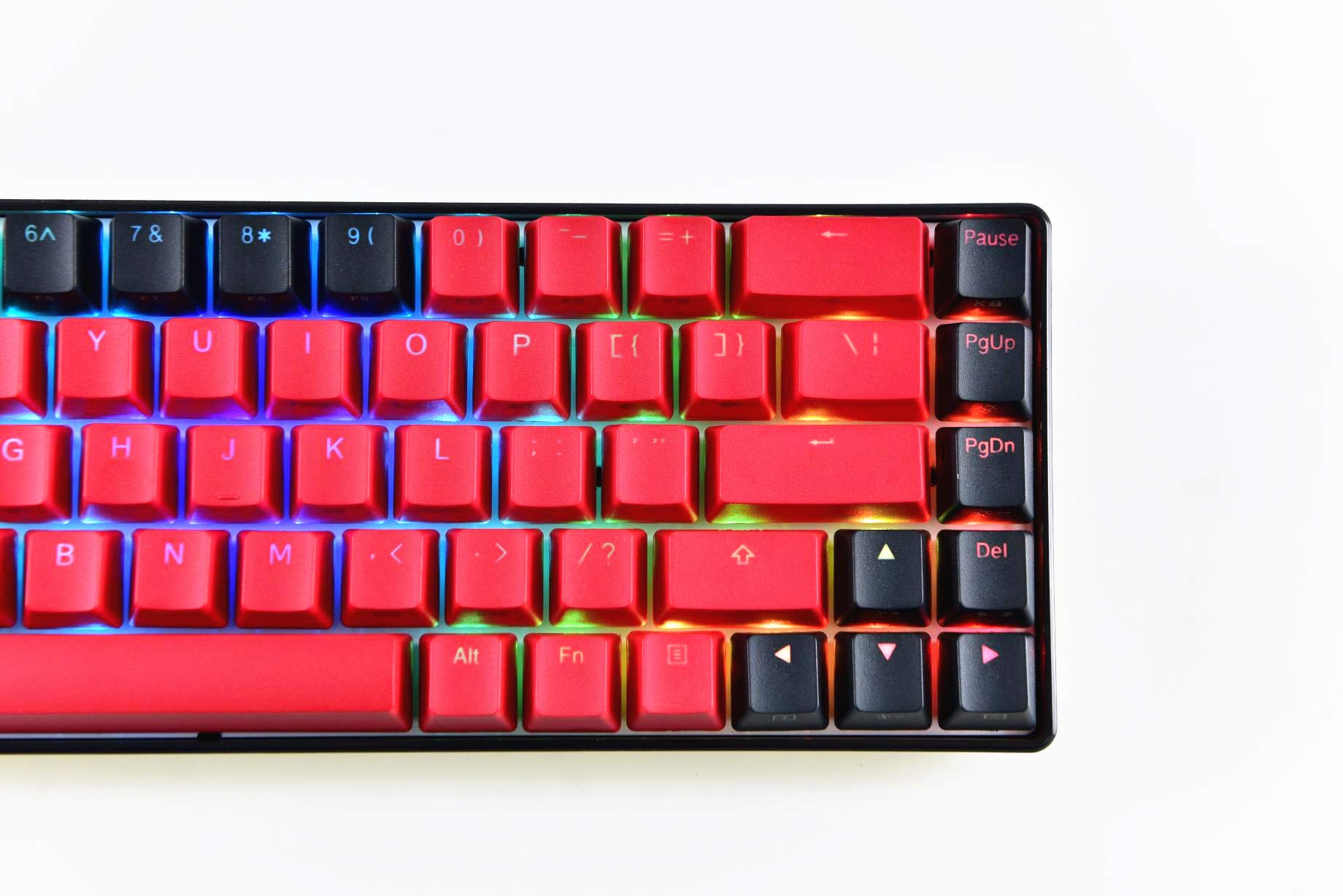 Amazon | KKV 68キー RGB メカニカルゲームキーボード 65%レイアウト