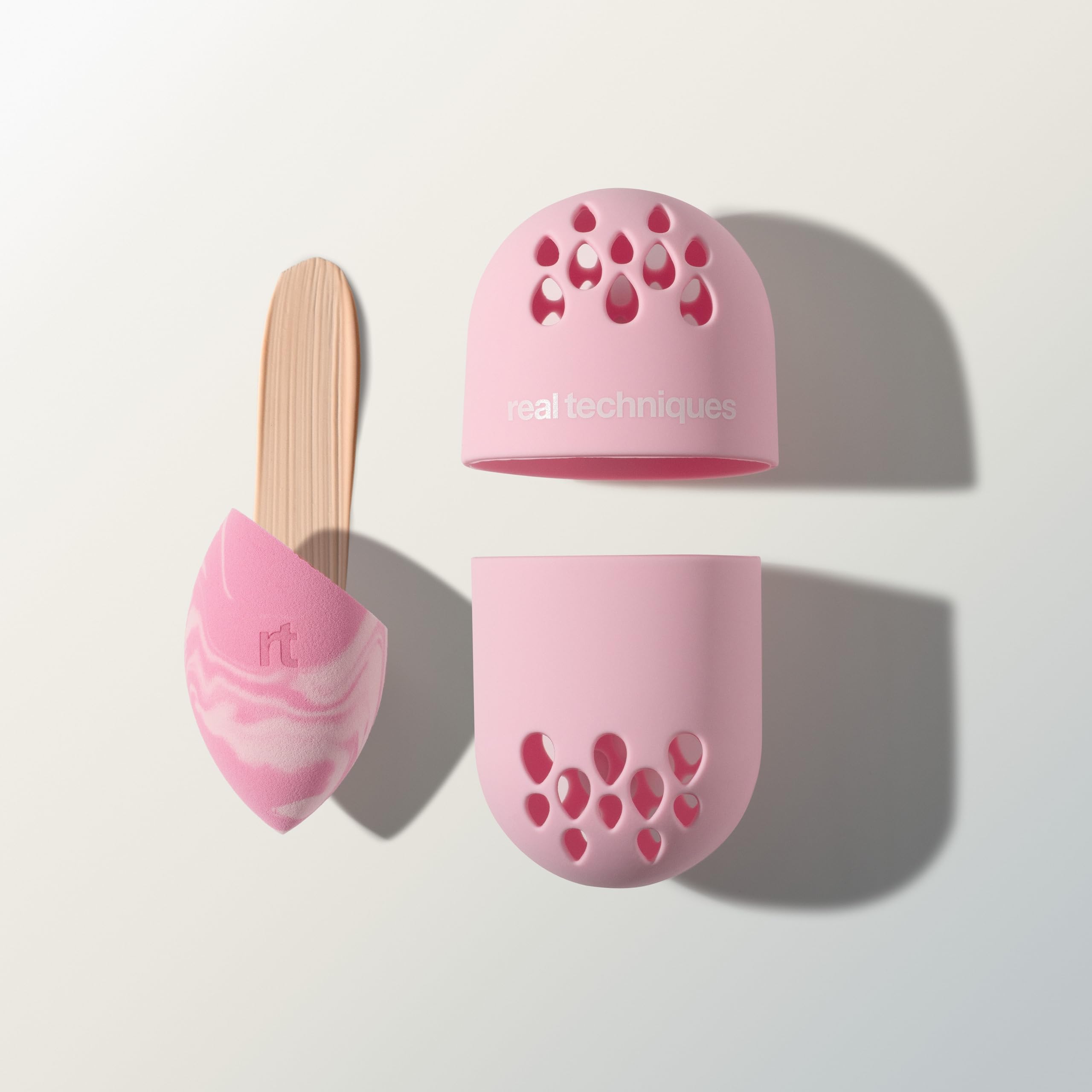 Real Techniques Sweet Tooth Batter Up Base Miracle Complexion Sponge & Case, Makeup Blending Sponge, Travel Case for Foundation, Skin Tint & Concealer, Cruelty-Free, 2 Piece Set - 4