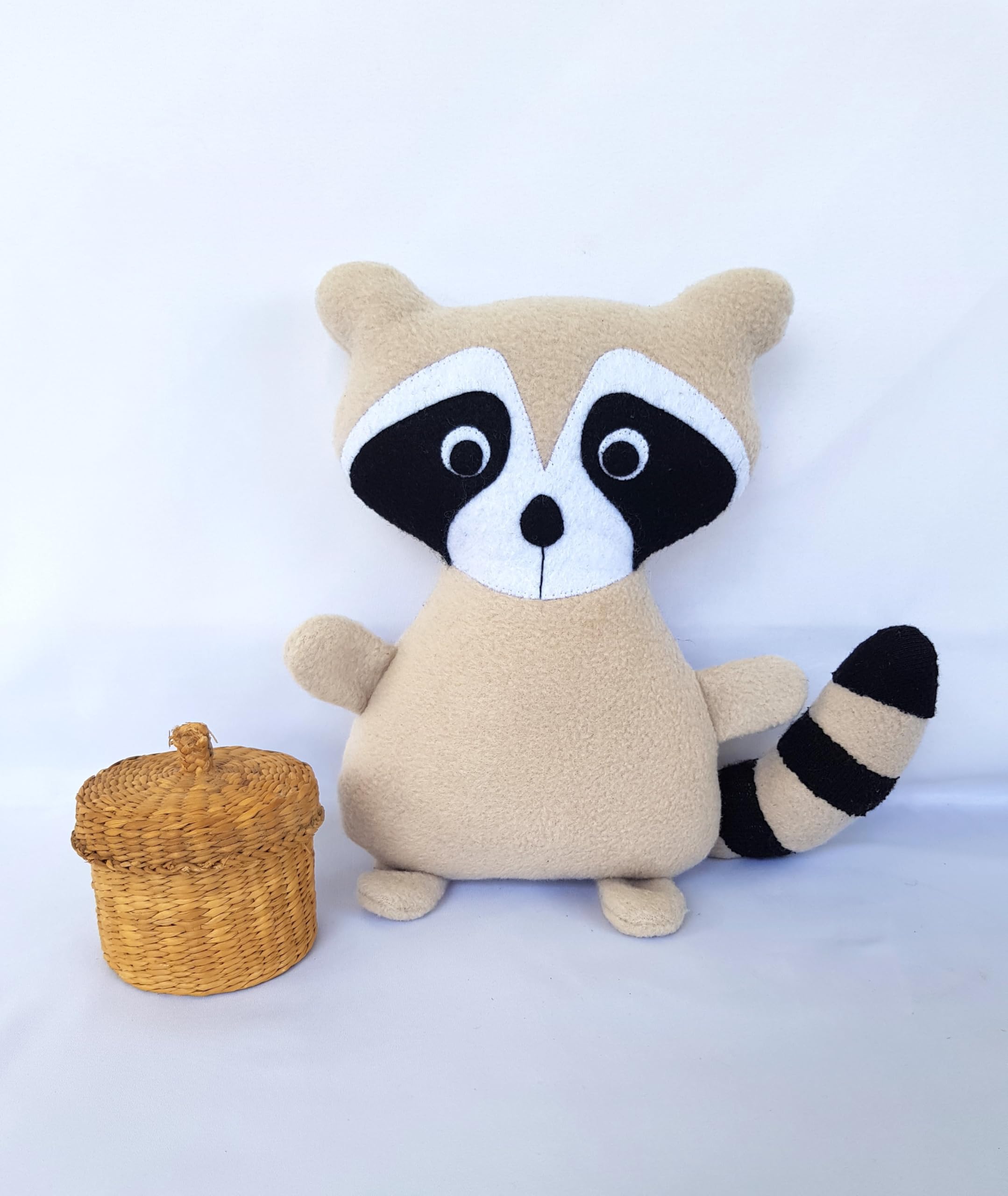 Doudou peluche raton-laveur beige : le compagnon doudou tout doux pour éveiller les sens de bébé