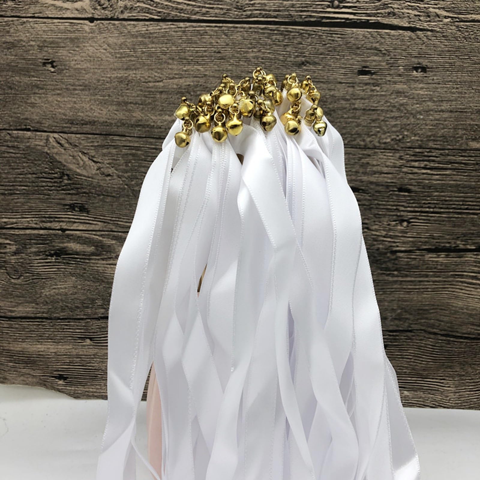 50 Stück Wedding Wands mit Glocke, Zauberstäbe Luftschlangen, Gelb | Seide Fee Stick, Band mit Holzstäbchen Werden, Ribbon Wedding Wands Stick, Hochzeit, Partys, Geburtstage, Urlaub Feiern