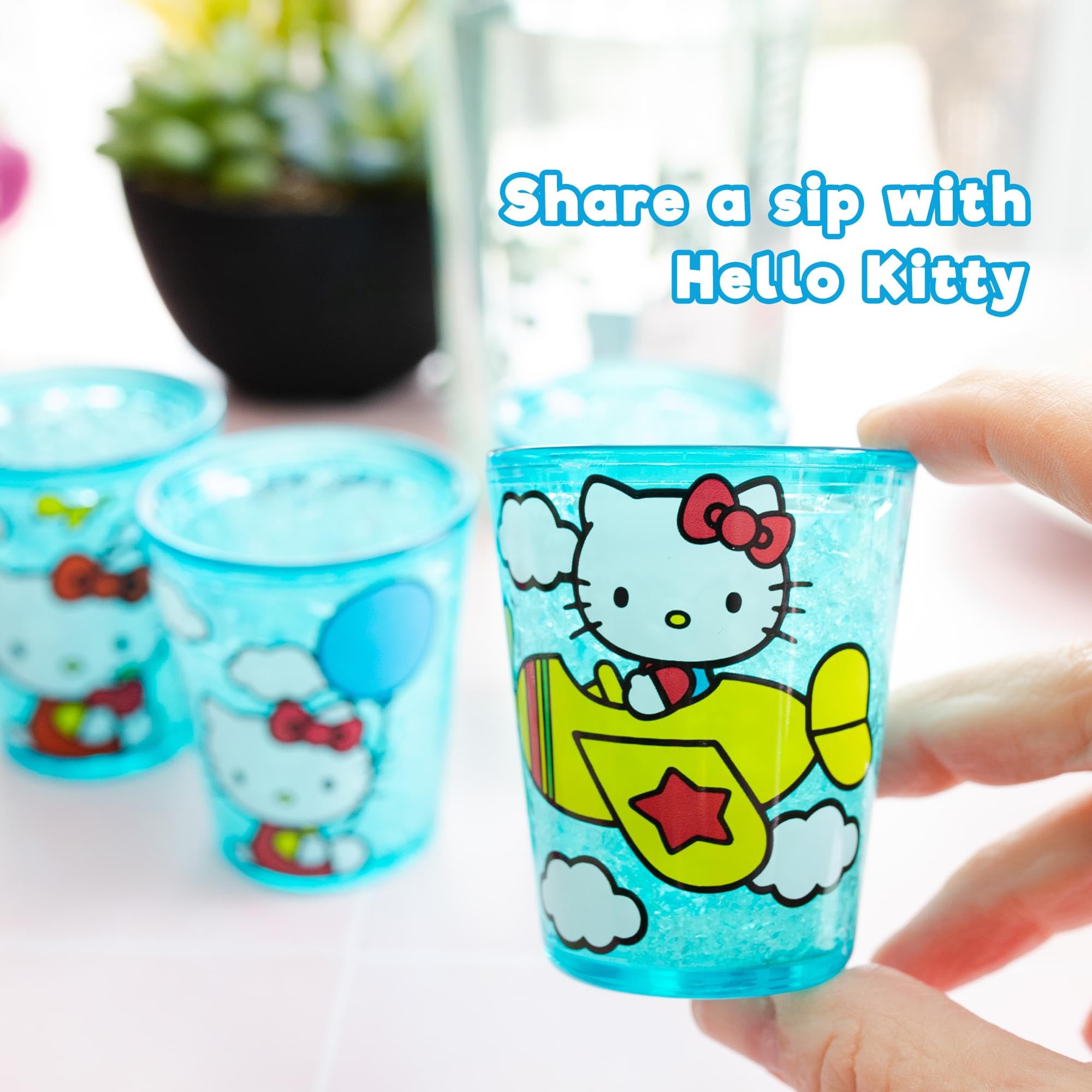 Amazon.com: Silver Buffalo Sanrio Hello Kitty Classic Scenes 2