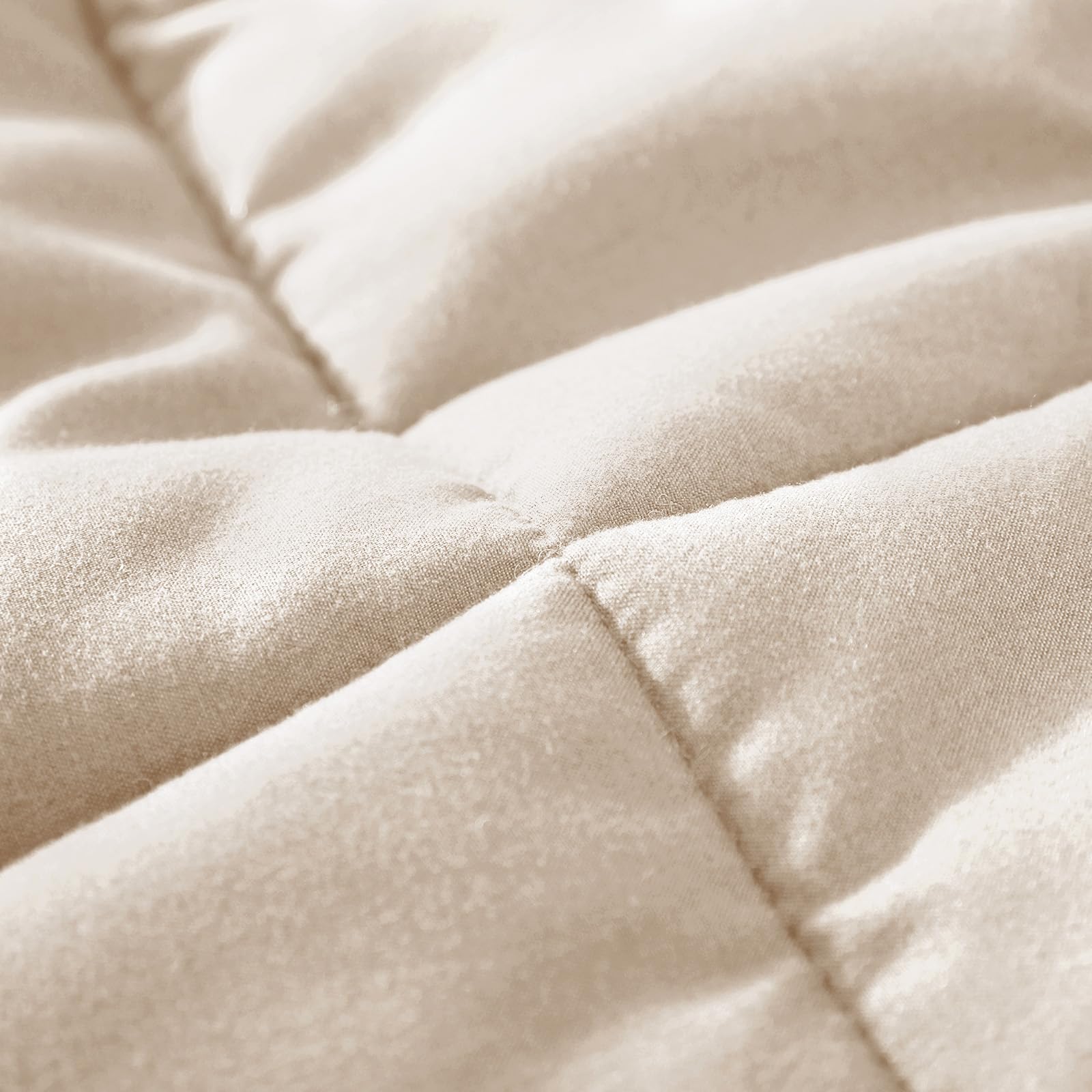 Couette 4 Saisons, en Microfibre, pour Lit 2 Personnes, Beige, 220x240 cm, Couette Chaude, Respirante pour Toute Saisons