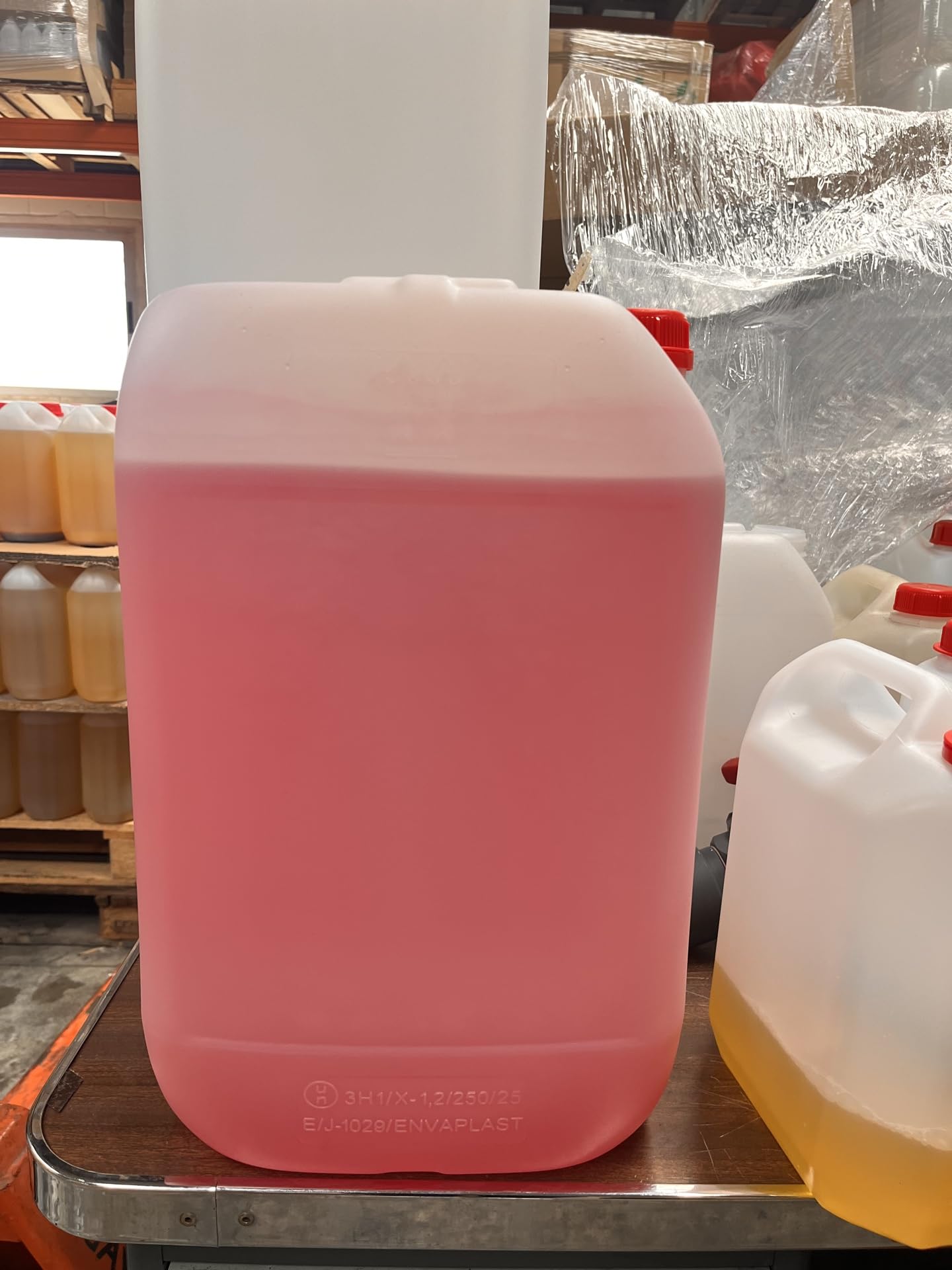 Terrasoil Alcalis – Desengrasante Industrial Alcalino Concentrado 25L | Limpieza Profesional de Suelos, Talleres y Máquinas Fregadoras | Elimina Grasas, Aceites y Residuos Difíciles