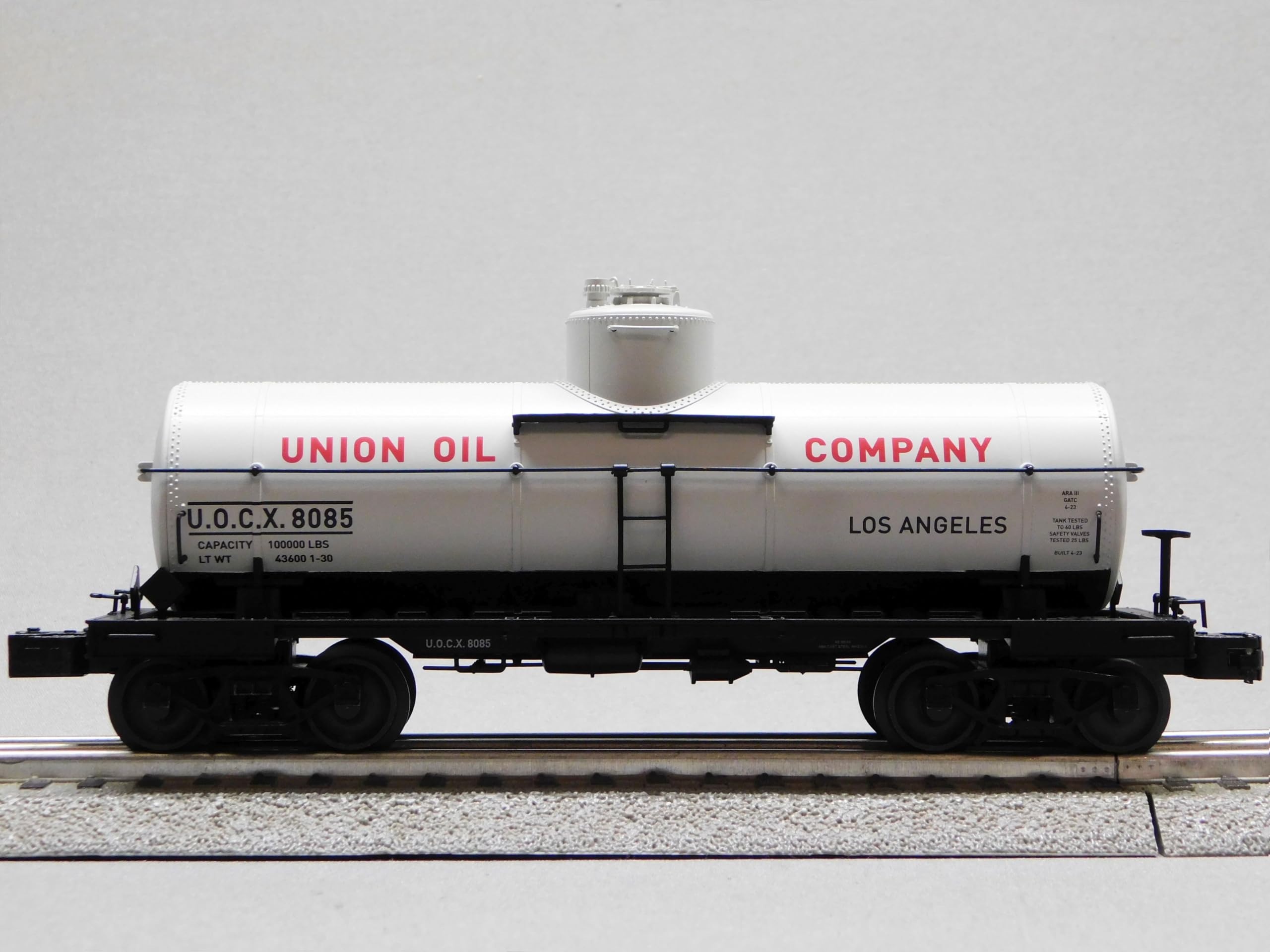 Lionel Union Oil #8085 8K Gallon Tank CAR 2426590