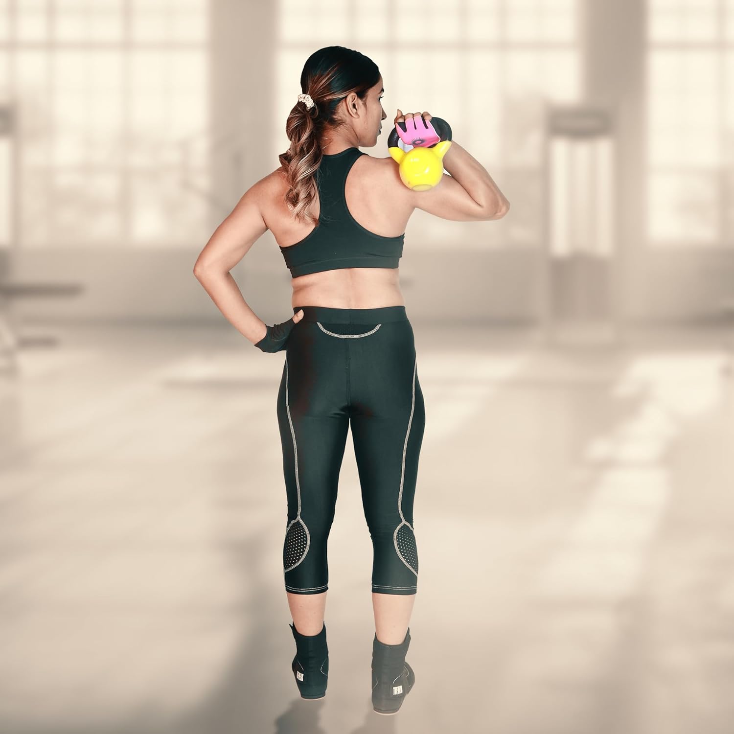 USI UNIVERSAL Dipped Kettlebell (DKB) (16 Kg.)