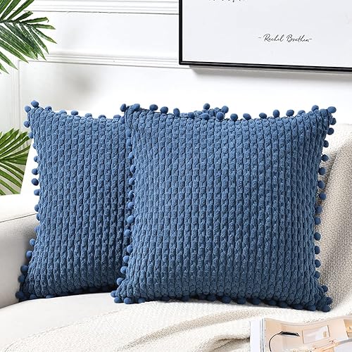 Fancy Homi Juego de 2 fundas de almohada decorativas de color azul polvoriento de 16 x 16 pulgadas con pompones para sofá y cama, sillón, estilo