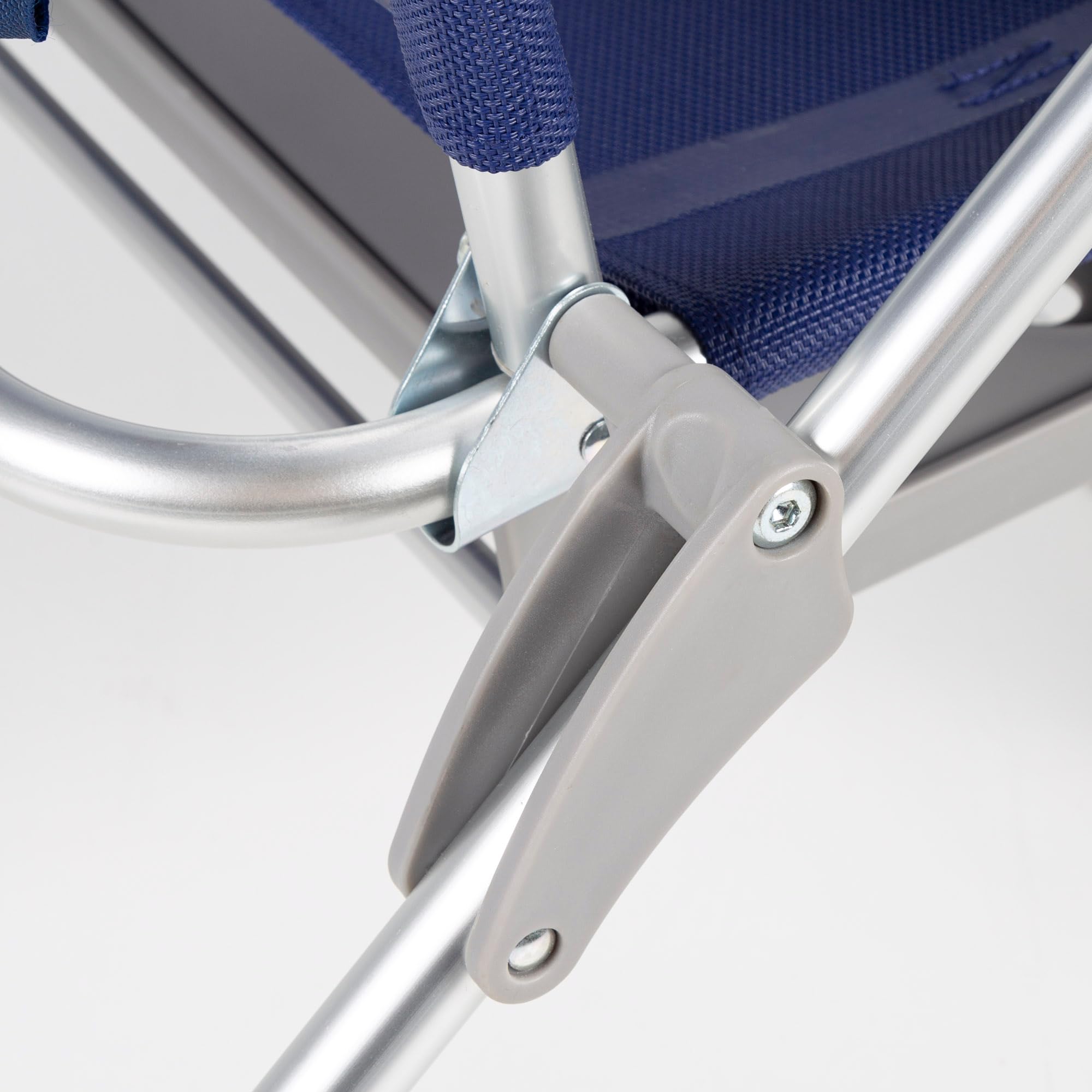 AKTIVE 62294 - Chaise de Plage Pliante Mince Multi-Positions, avec Table Amovible et Poignée pour Un Transport Facile, 6 Positions, Dimensions 47X57X89cm, Aluminium et Anti-Roulement