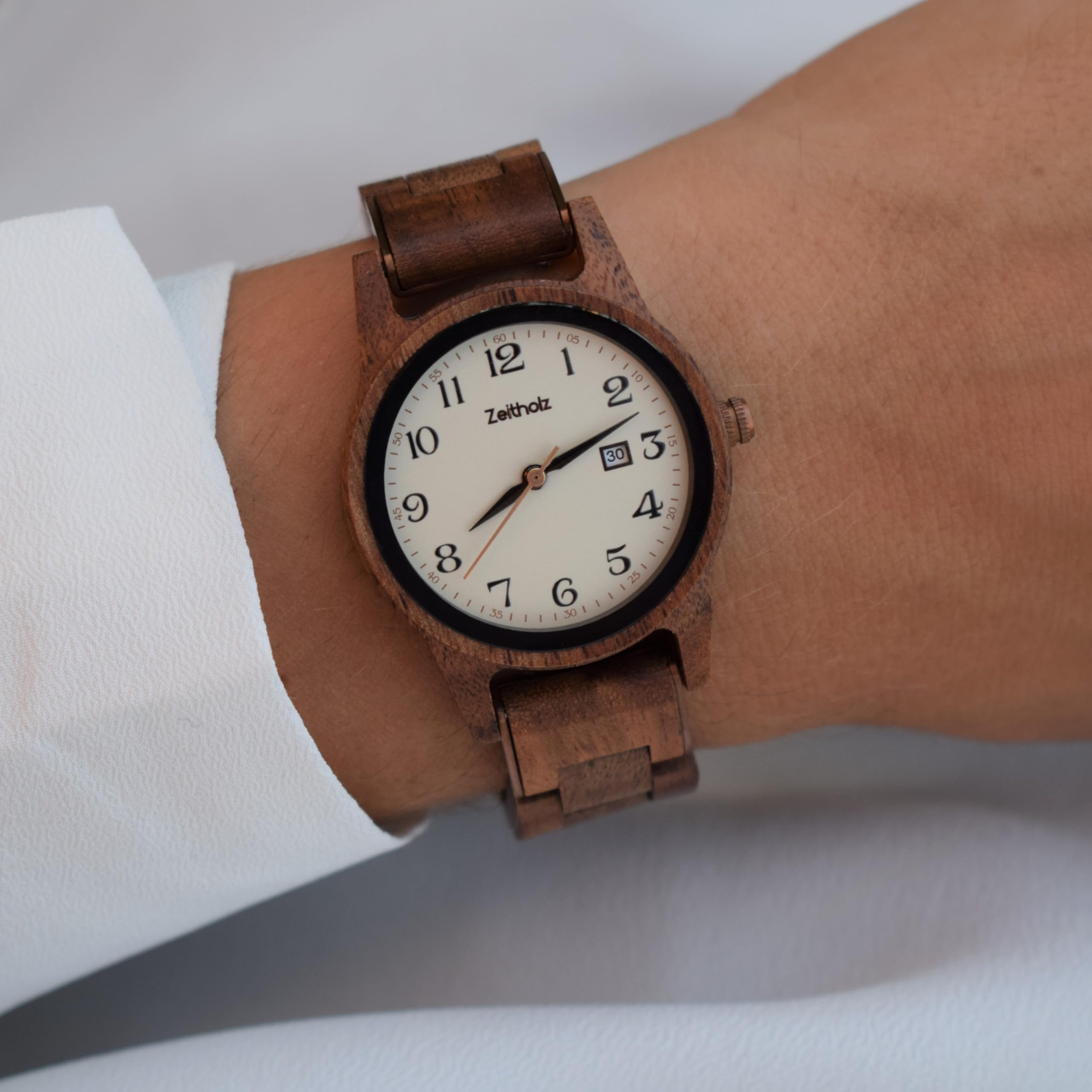 Holzuhr Damen, Armbanduhr, Analog, Quarz, Leuben Holzuhren 36mm, 100% Naturholz mit Japanischem Quarzwerk, Monatskalender und kostenlosem Lederarmband.