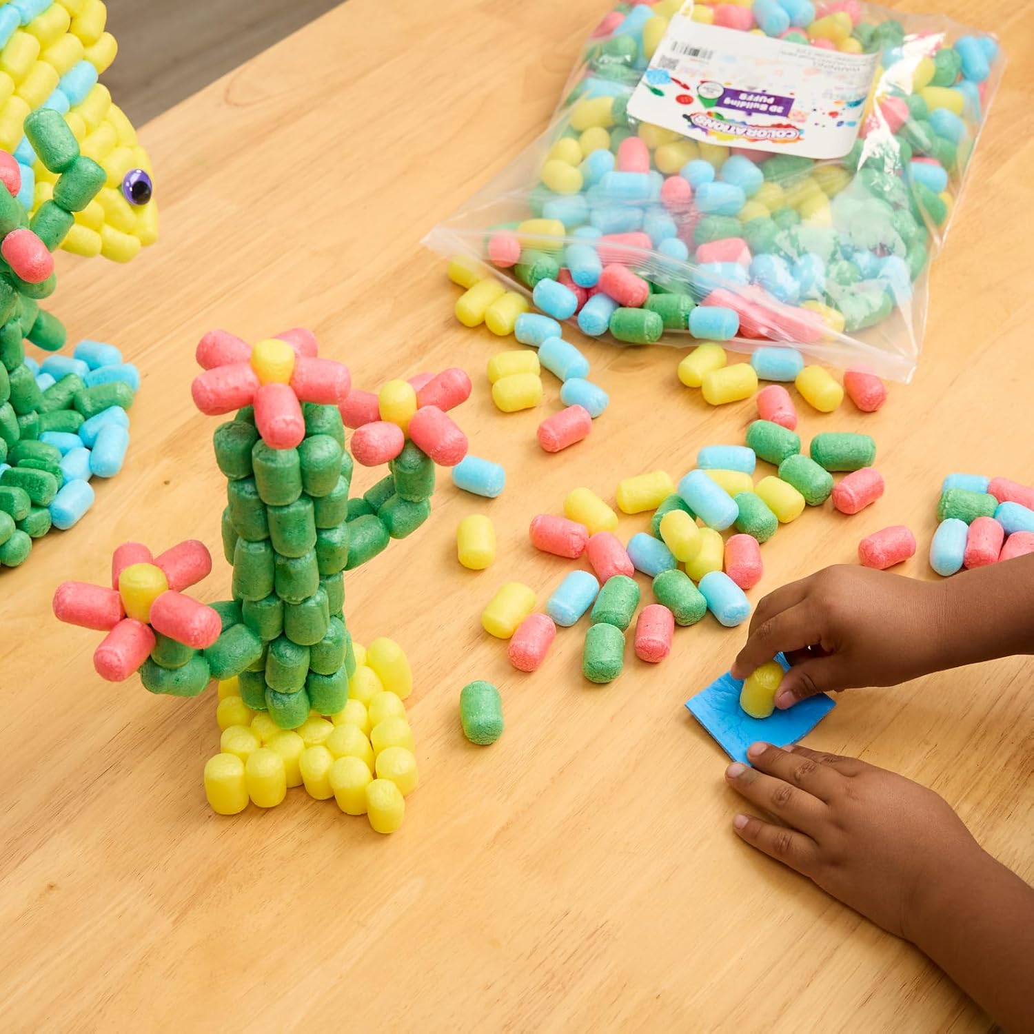 Colorations 3D Building Puffs - 800 Pieces