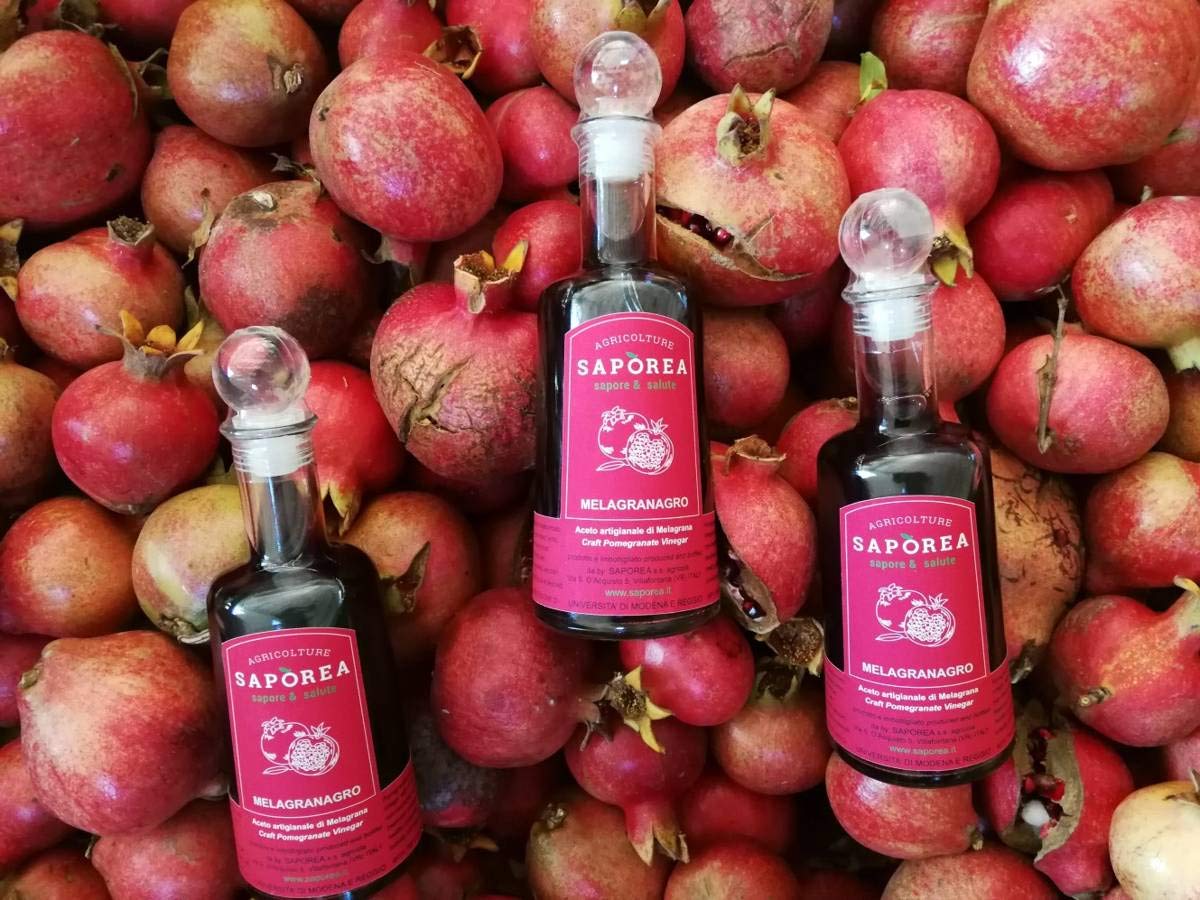 Vinagre de granada agridulce natural con acetificación espontánea lenta