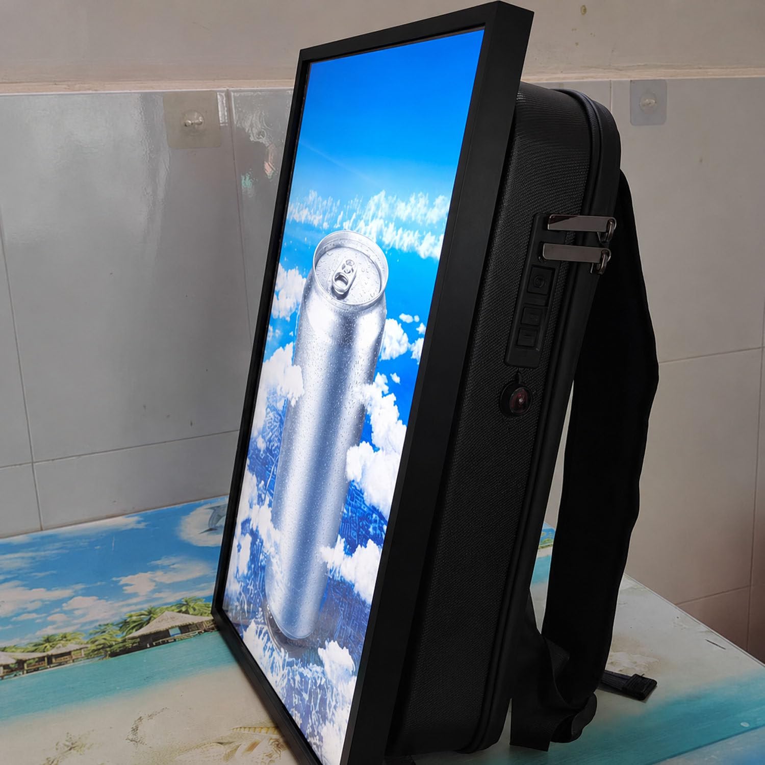 GLBMXDD 21.5-inch LCD Video Advertising Backpack USBflashdrive