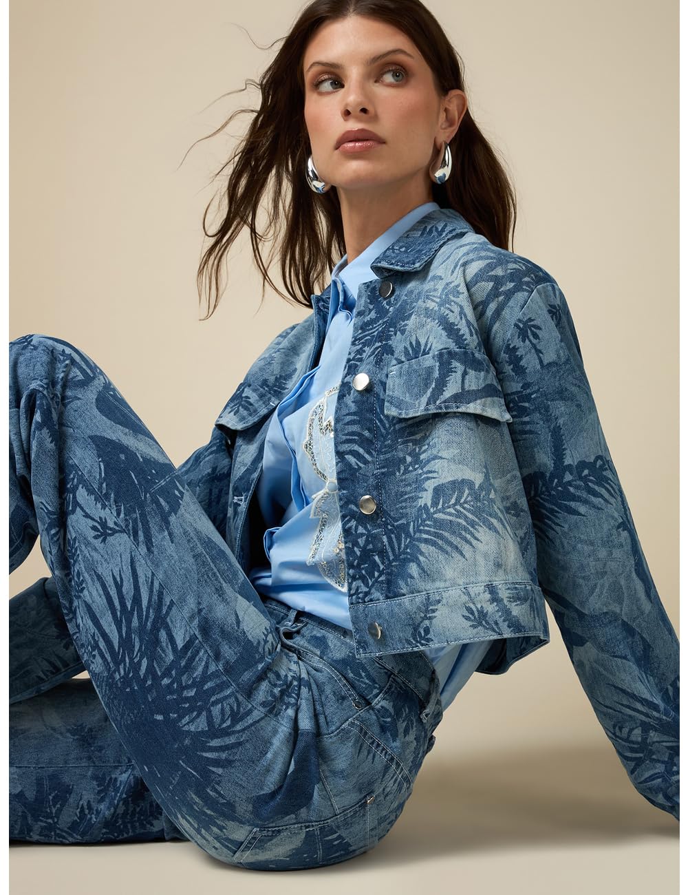Oltre: Jeans Cropped in Denim Stampato. Stagione Autunno Inverno 2024