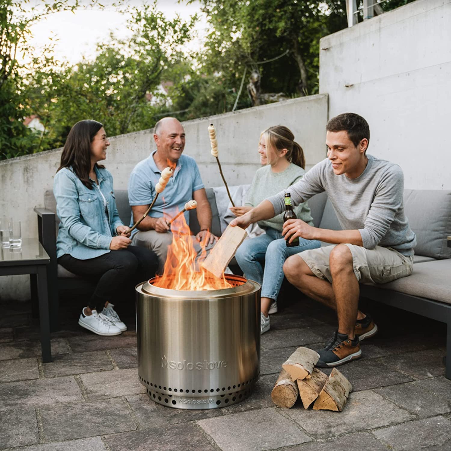 Solo Stove Feuerschale „Bonfire“ - Outdoor-Kamin aus Edelstahl, rauchfrei - Set mit Standfuß, Funkenschutz & Schutzhülle - Tragbare Feuerstelle für Terrasse, Garten - ⌀ 49,5 cm, Höhe 44,5cm