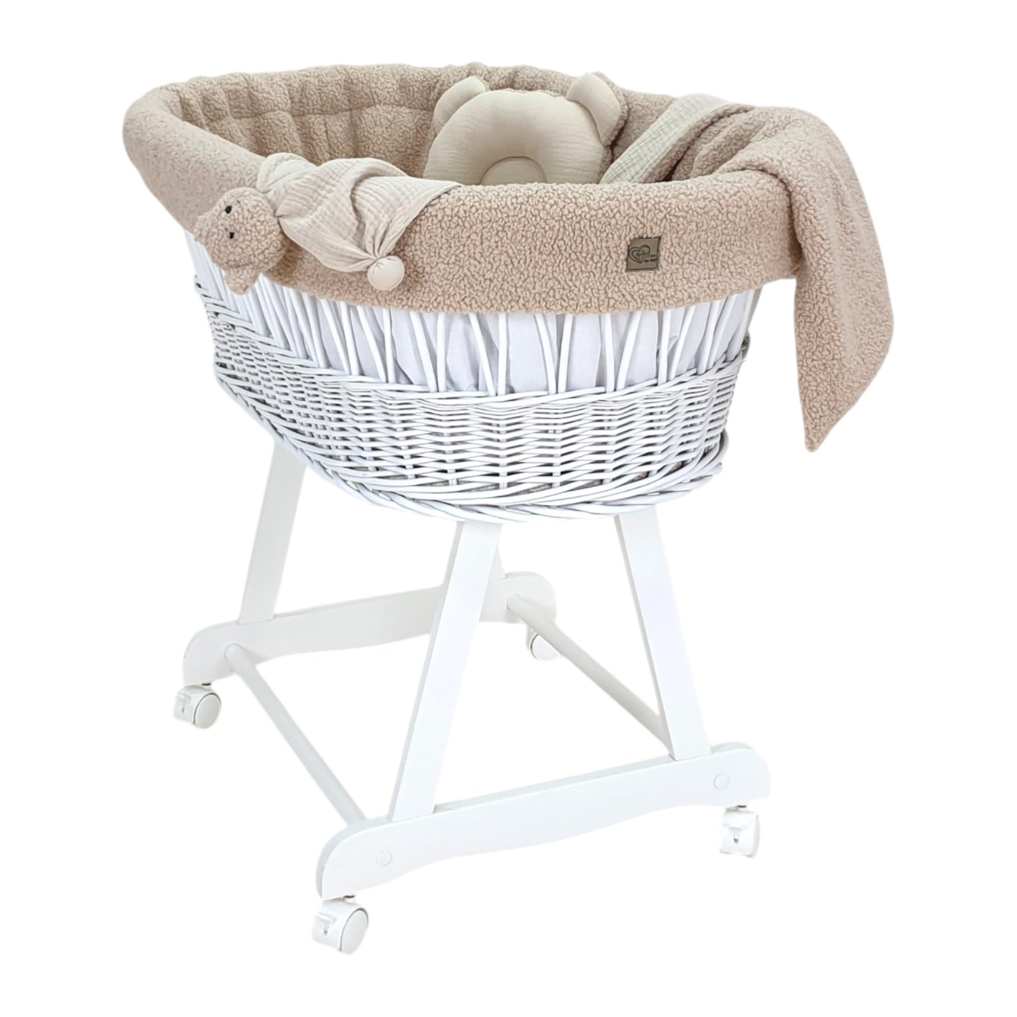 Wiklinopol Stubenwagen Amelia – Handgeflochtener Moseskorb Weiß mit Gestell & Matratze – 5-teiliges Teddy-Bettset Beige – Tragbarer Babykorb mit Rollen – Ideal für Neugeborene