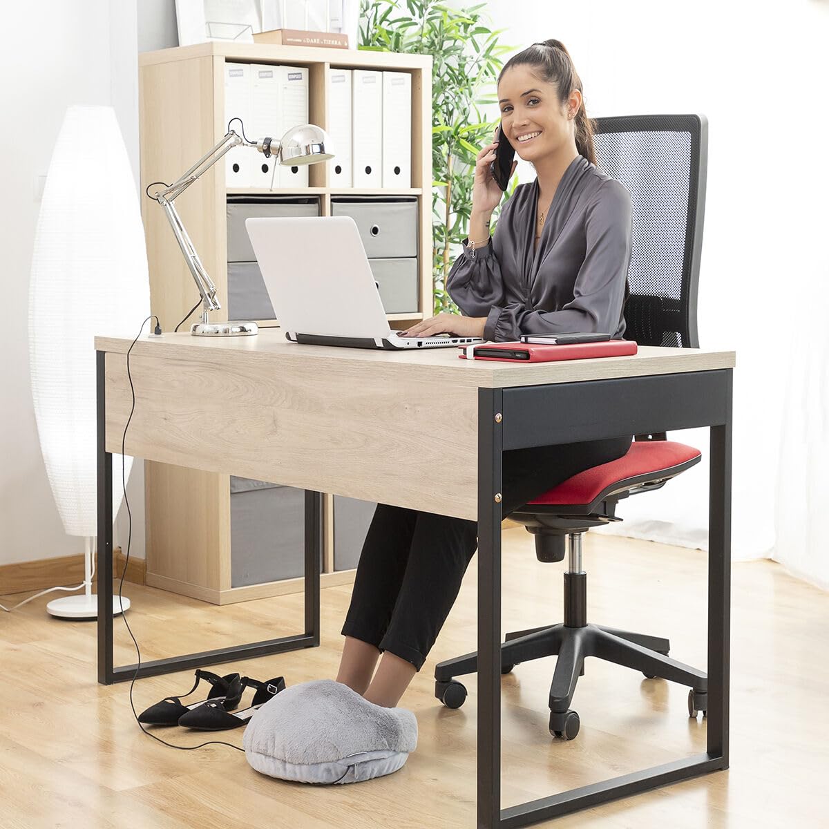 InnovaGoods® Chauffe-pieds électrique, Design ergonomique et portable, 3 niveaux de température réglables, Câble d'alimentation de 1,5m, Réchauffe vos pieds en quelques secondes, Idéal pour l'hiver.