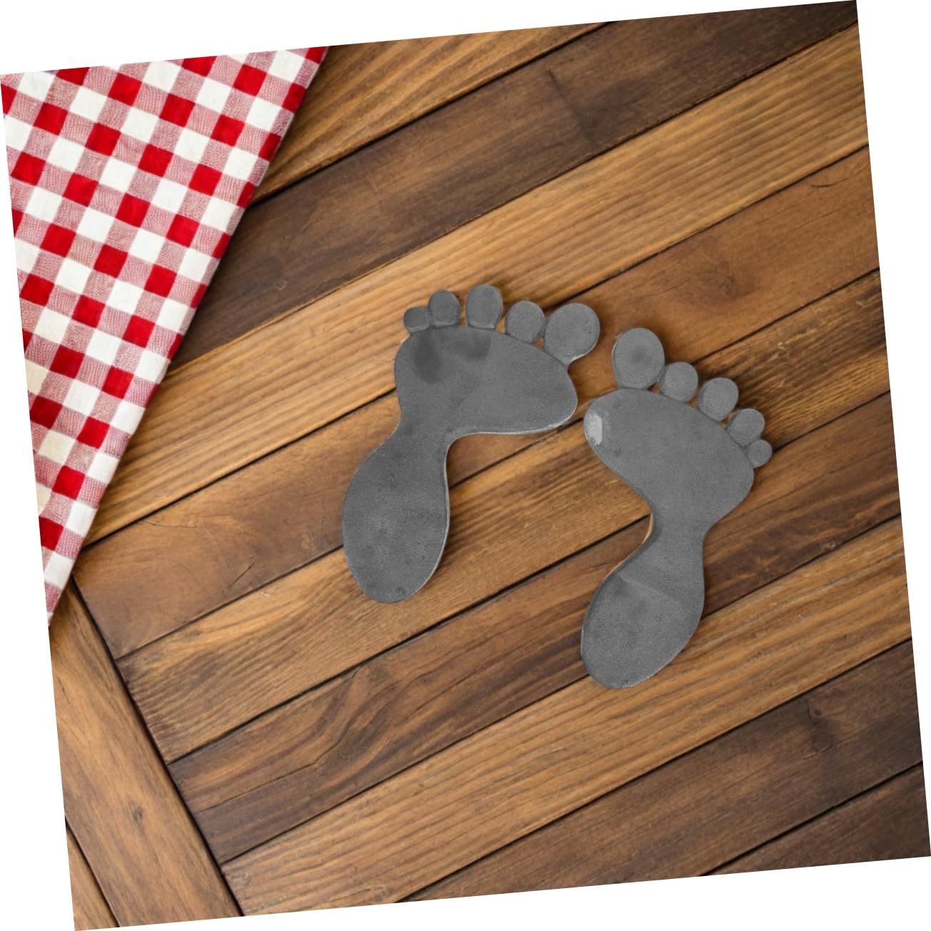 1Pair Cast Iron Garden Stepping Stones Durable Footprint Mats for Outdoor Pathways Weather Resistant Decorative Ornaments for Courtyard Walkways and Garden Trails