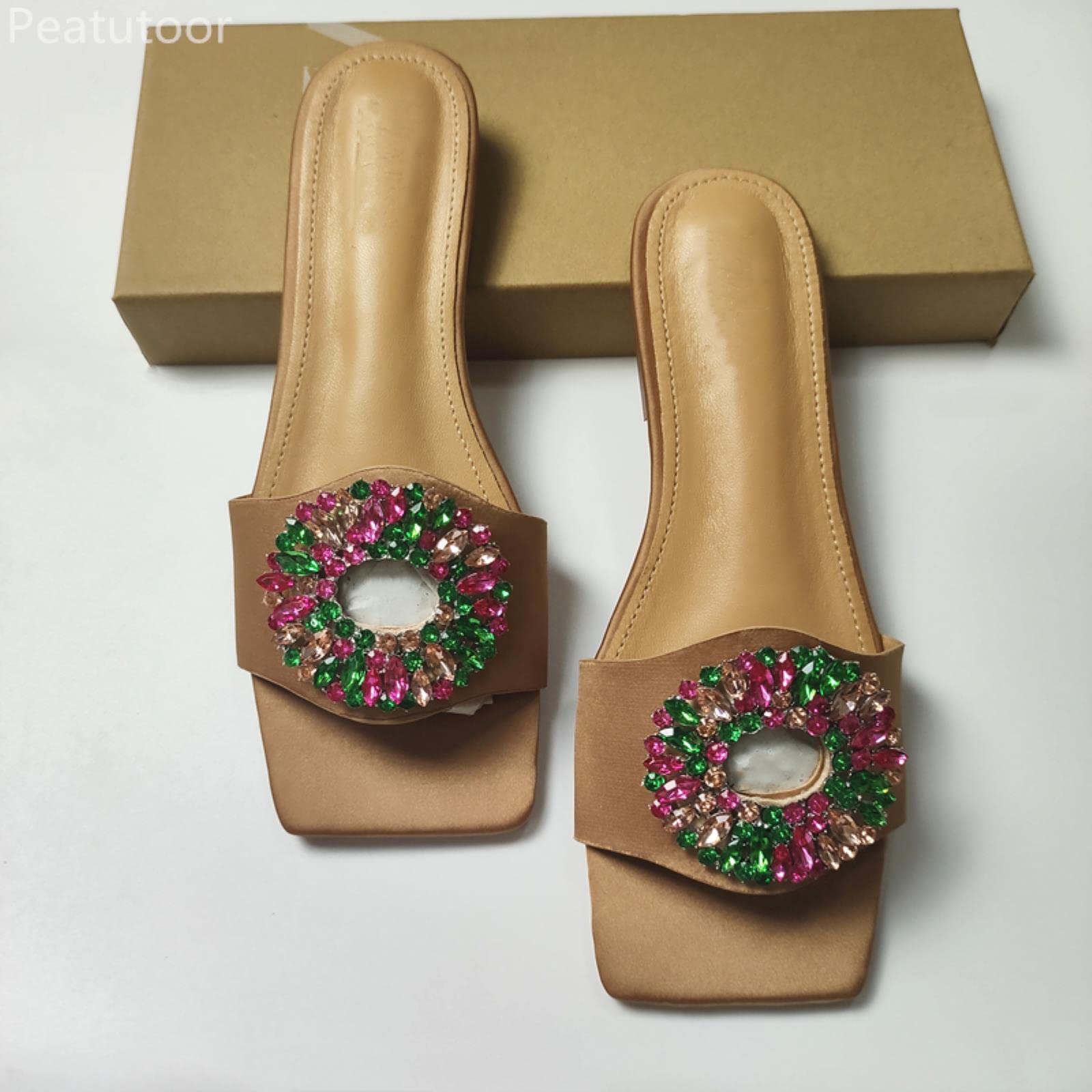 Women slippers 2022 new summer flat sandals luxury brand beige fashion  crystal square-toe woman beach shoes plus size 41 : Amazon.nl: Fashion