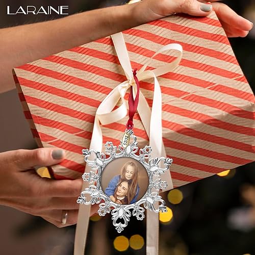 Miniatura 7 de Laraine Adornos para árbol de Navidad  Colgante decorativo de copo de nieve con marco de fotos de 2 pulgadas para foto de mascota (copo de nieve