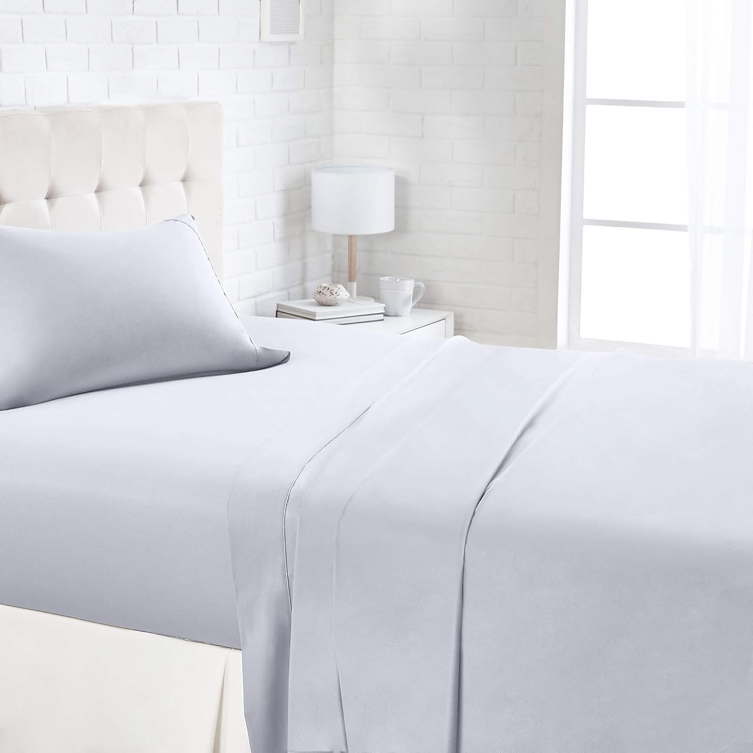 Amazon Basics 1100TC Luxury Easycare Sheet Set - Full, Light Blue