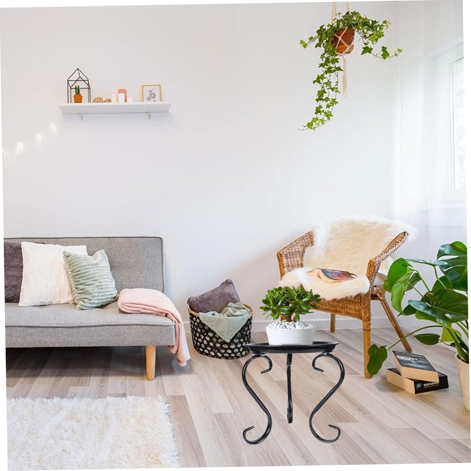 European Style Single-deck Iron Plant Stand for Balcony and Living Black Flower Pot Display Rack Suitable for Small Pots Indoor Outdoor Plant Holder