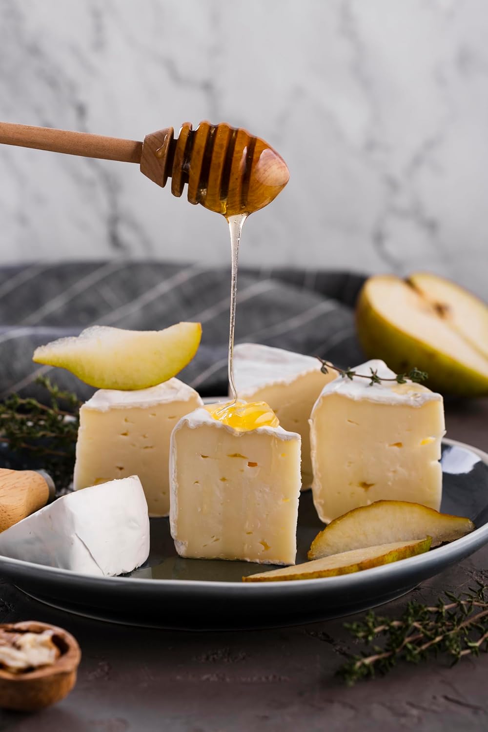 Weeks Pure Raw & Unfiltered Tupelo Honey is a Georgia Grown Buttery Delicacy in a 16 oz Glass Jar. Certified Kosher and Gluten Free.