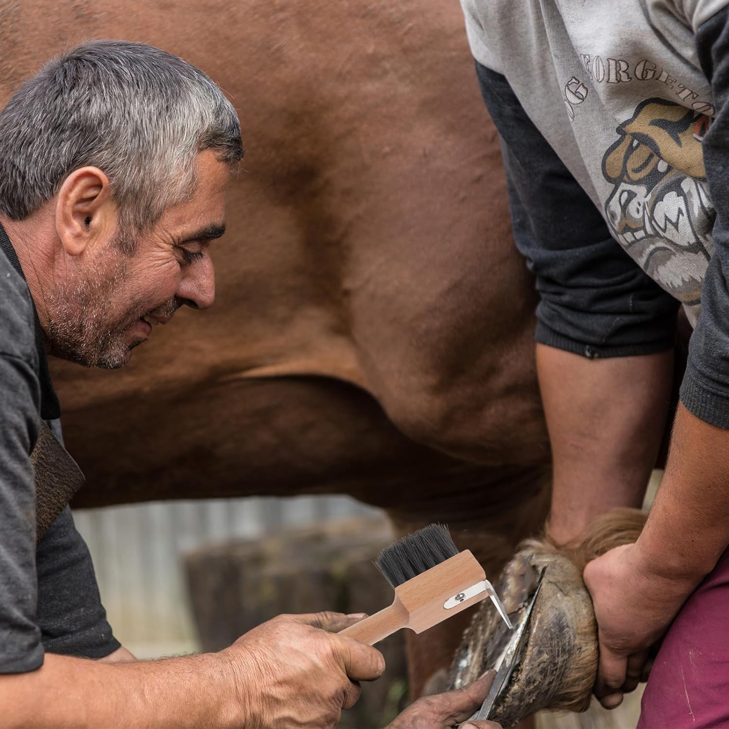 Cordless Horse Clippers,Low Noise Horse Trimmer Shaver Kit Come with Horse Hoof Pick Brush for Matted Long Hair,2 Speed Cordless Grooming Clippers for Horse