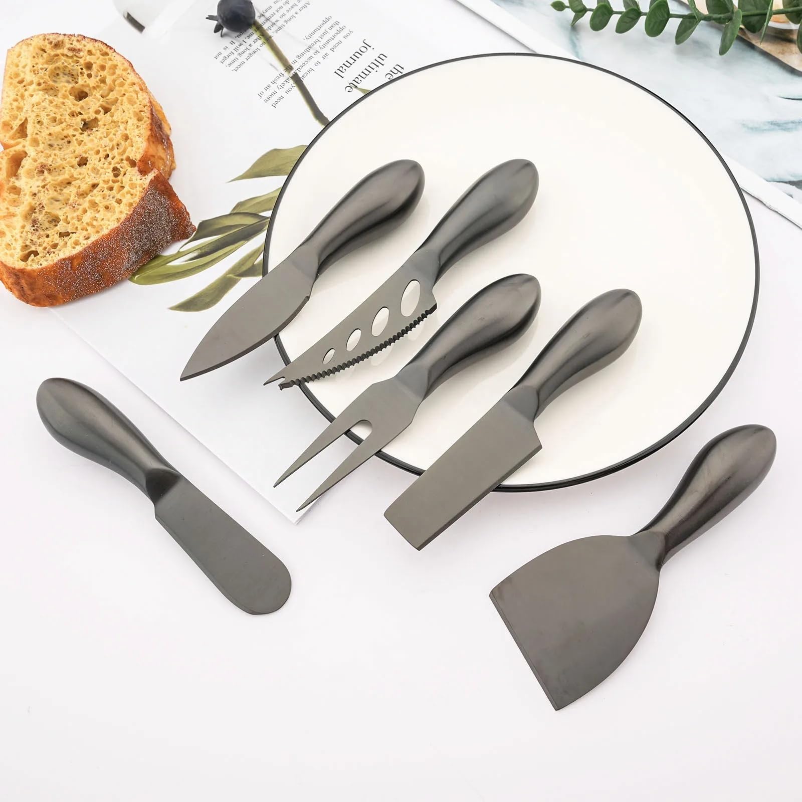 Mattschwarzes Messerset Käsebesteck aus rostfreiem Stahl Käsehobel Cutter Griff Minimesser Buttermesser Spatel Gabel(Chocolate)