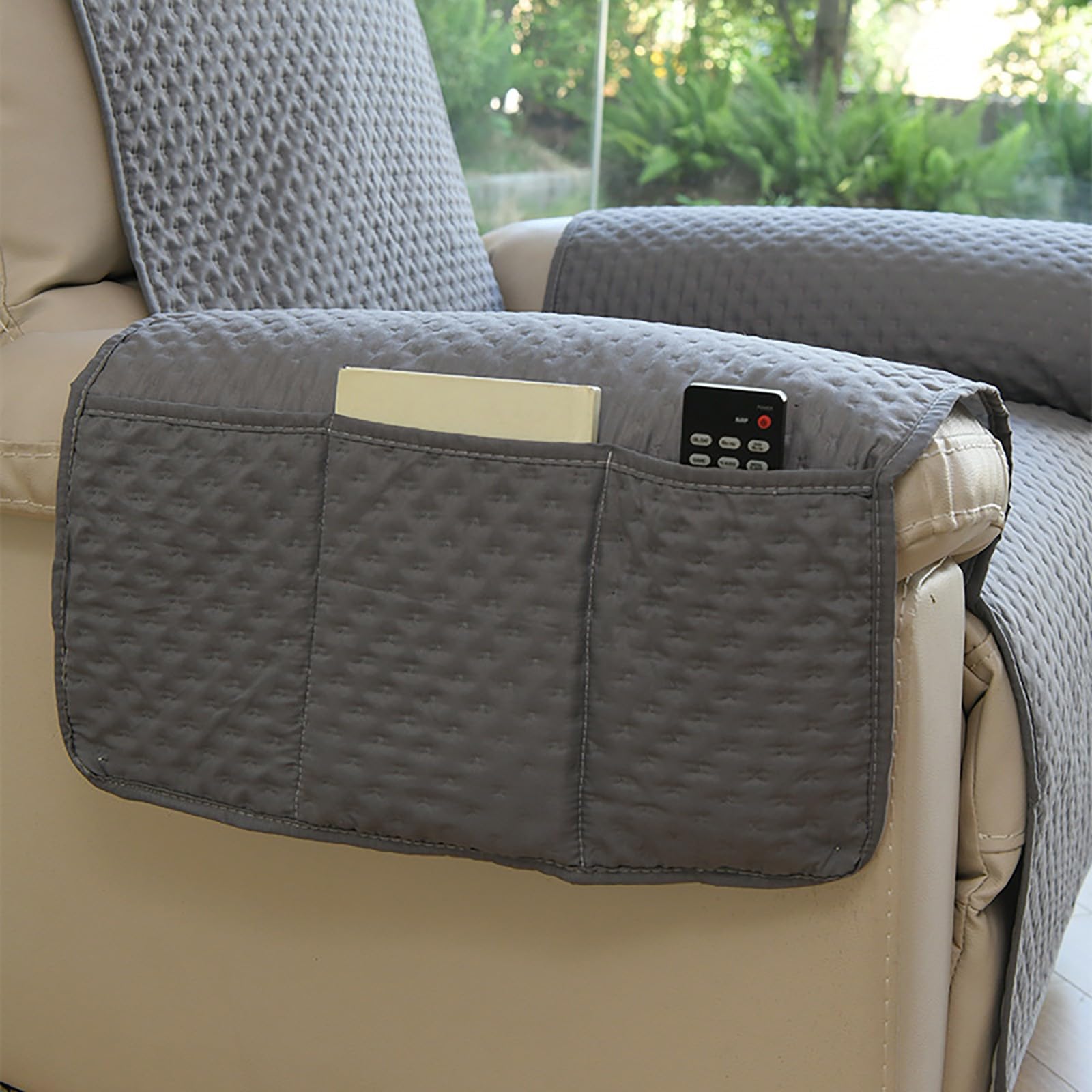 Copripoltrona Reclinabile Rinfrescante con Tasca Portaoggetti, Copridivano Poltrona Impermeabile con Elastici, Protezione per Mobili Traspirante e Lavabile(Beige,55x196cm)