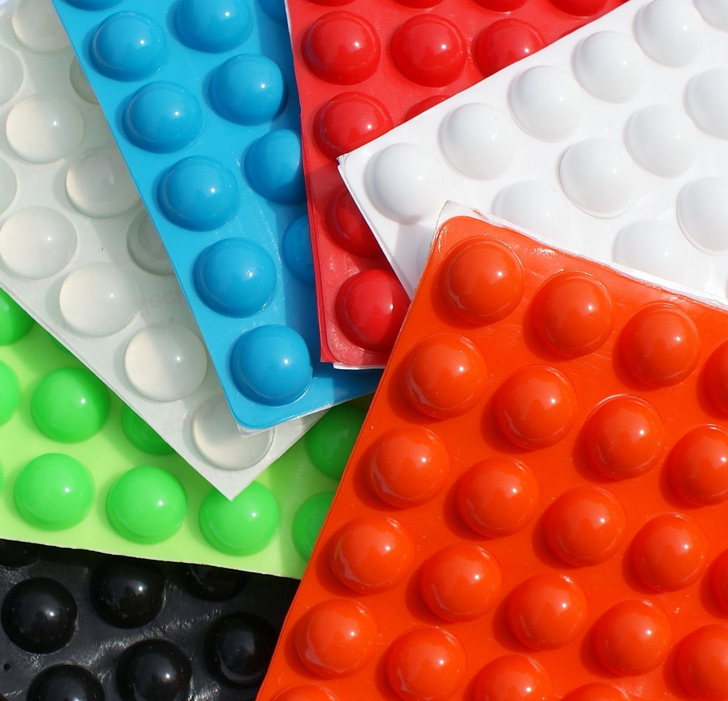 large RUBBER FEET ~ 16mm x 8mm ~ Self Adhesive STICKY PADS Dots STOPPERS Bumpers ~ Furniture Protectors ~ Clear, Black, White, Orange, Red, Blue, Green (1000, Clear)