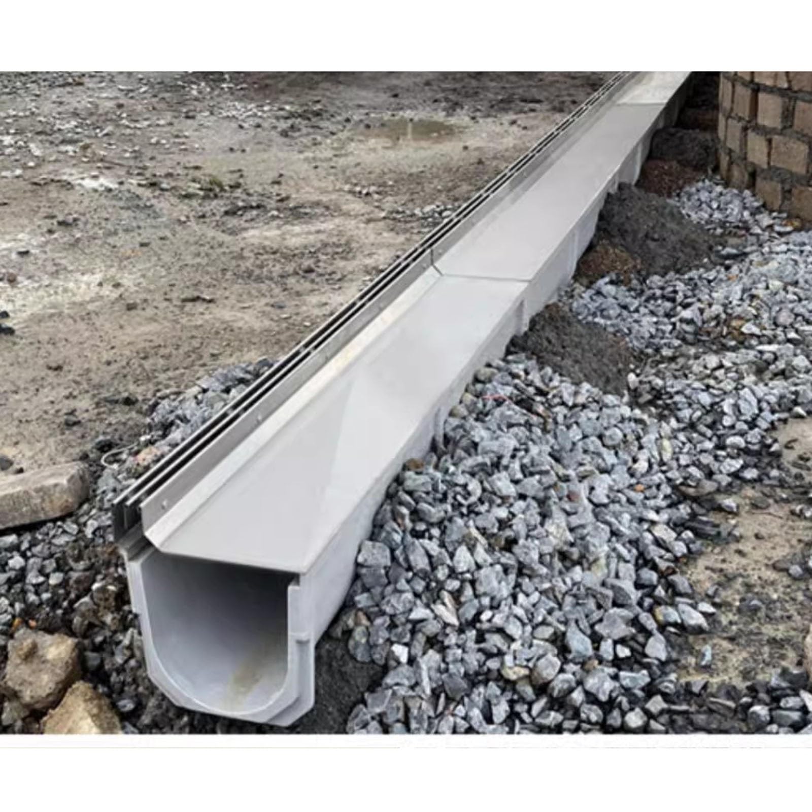 Drain d'allée et grilles en acier inoxydable pour sécuriser les abords de votre maison