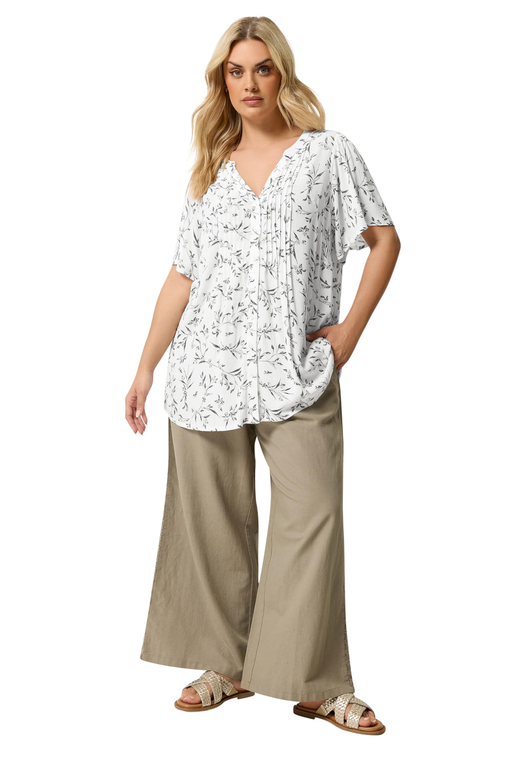 Yours Women's White Leaf Print Pintuck Blouse In | Size: 22-24