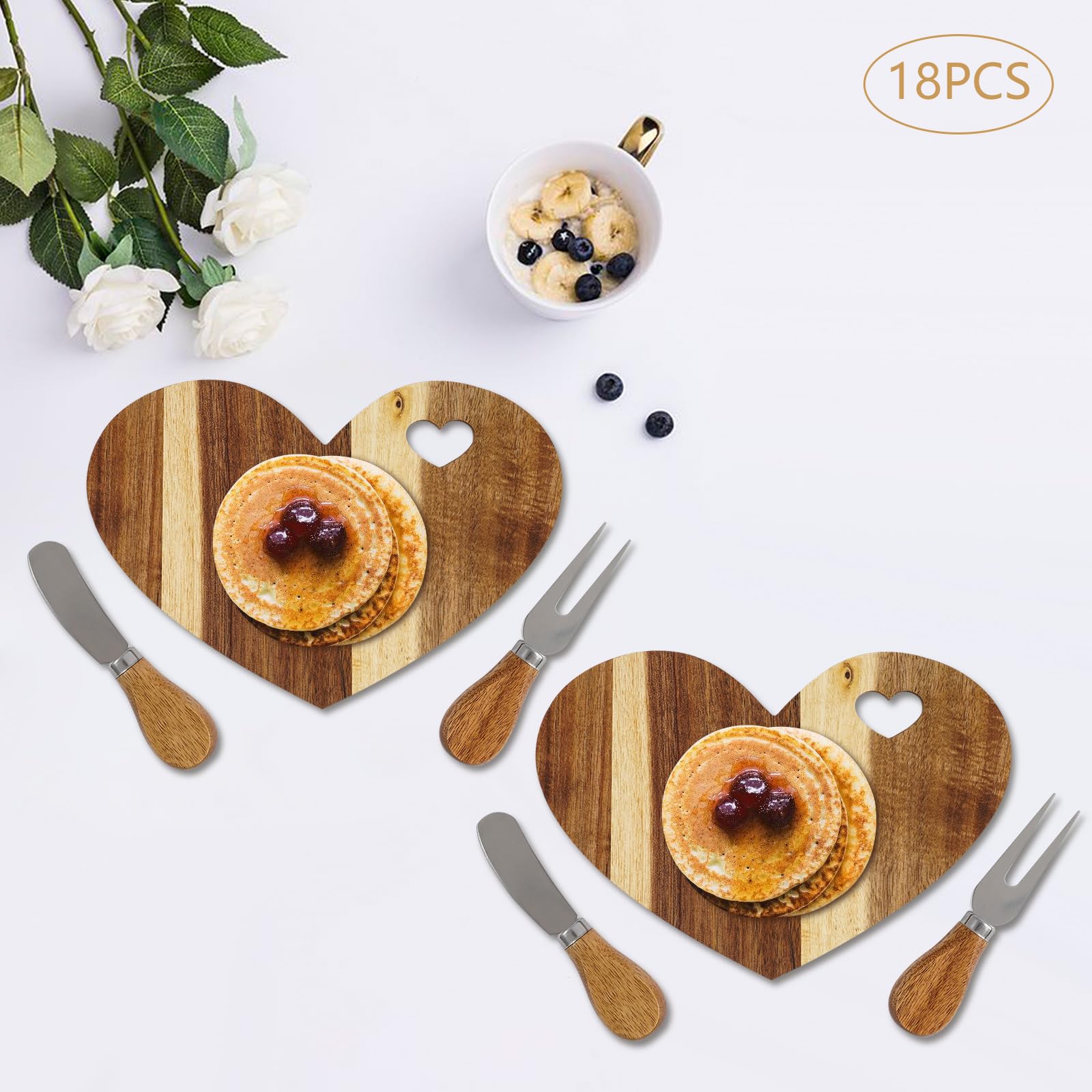 18-teiliges Käsebrett mit Käsemesser Set, Holz Käseplatte Herzform aus Akazienholz, inkl. 18 Messer & 18 Gabeln, Schneidebrett für Käse, Obst & Dessert, Geschenkbox mit Dankeskarte