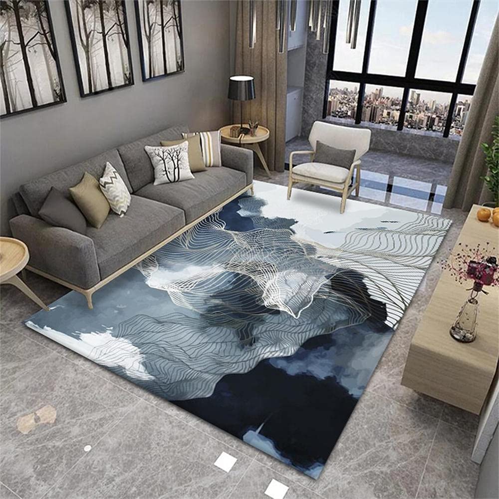 Tapis encre bleue et rayures d'or au design graphique abstrait