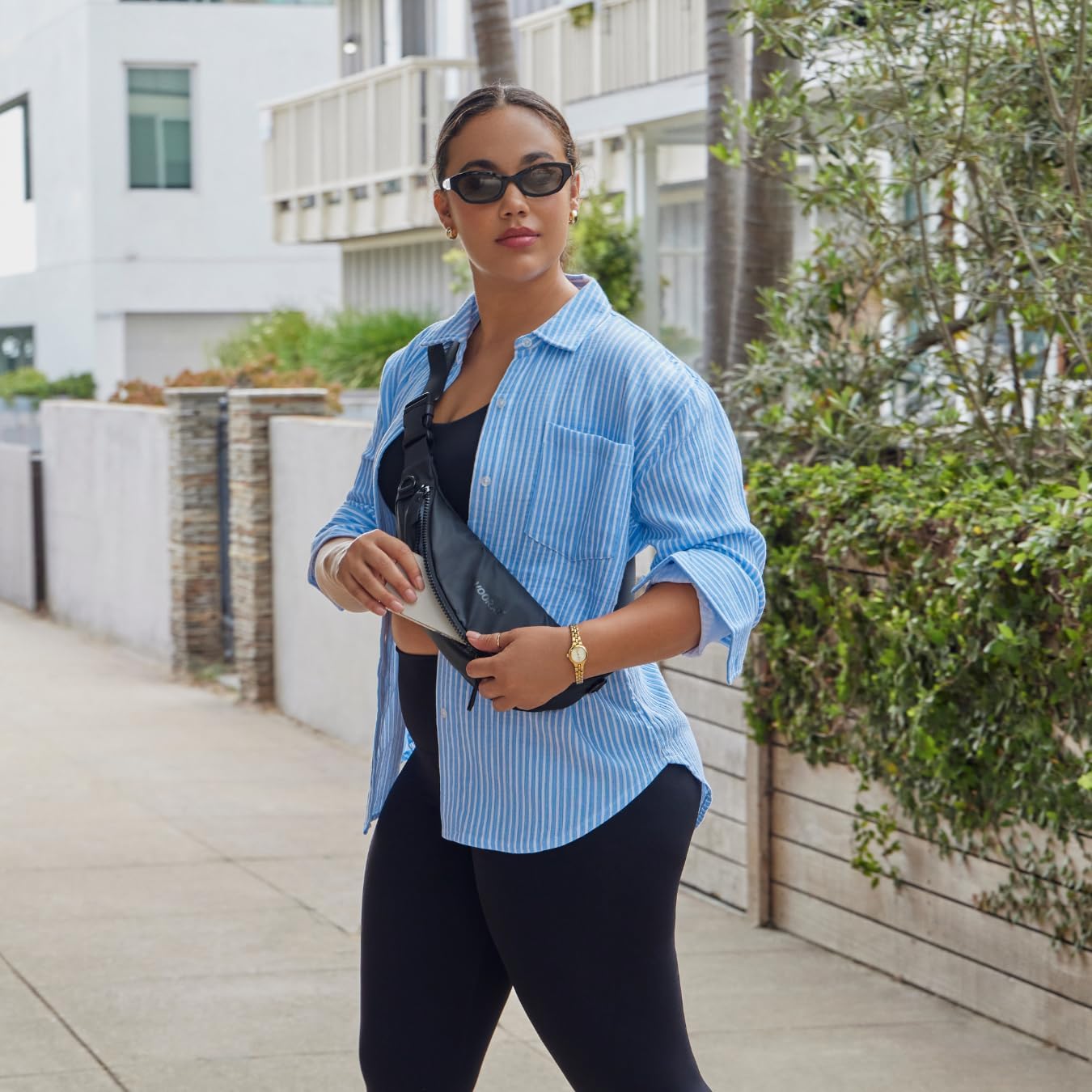 Vooray Everyday Pack - Black, Sleek and Functional Waist Pack or Crossbody - Image 9