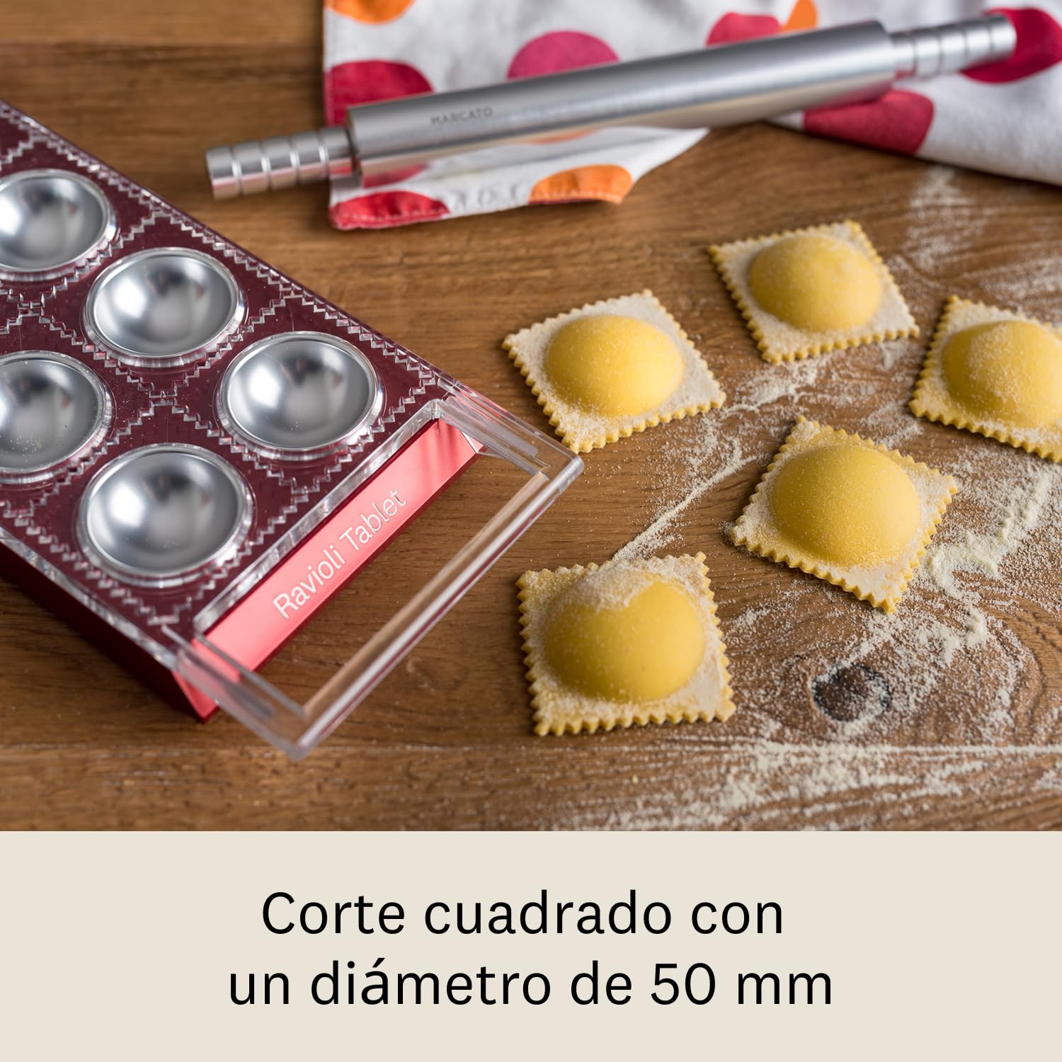 Molde para Raviolis Marcato, Máquina para Raviolis, Formas para Raviolis Caseros, Corte Cuadrado de 50 mm, Mattarello de Aluminio Incluido. Modelo: Ravioli Tablet, Rojo.
