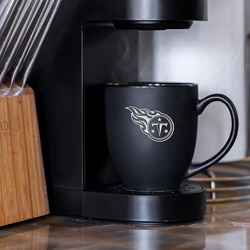 Vista 128 de Rico Industries Taza Bistro de fútbol americano de la NFL de 15 onzas, para bebidas calientes o frías, logotipo del equipo grabado para una