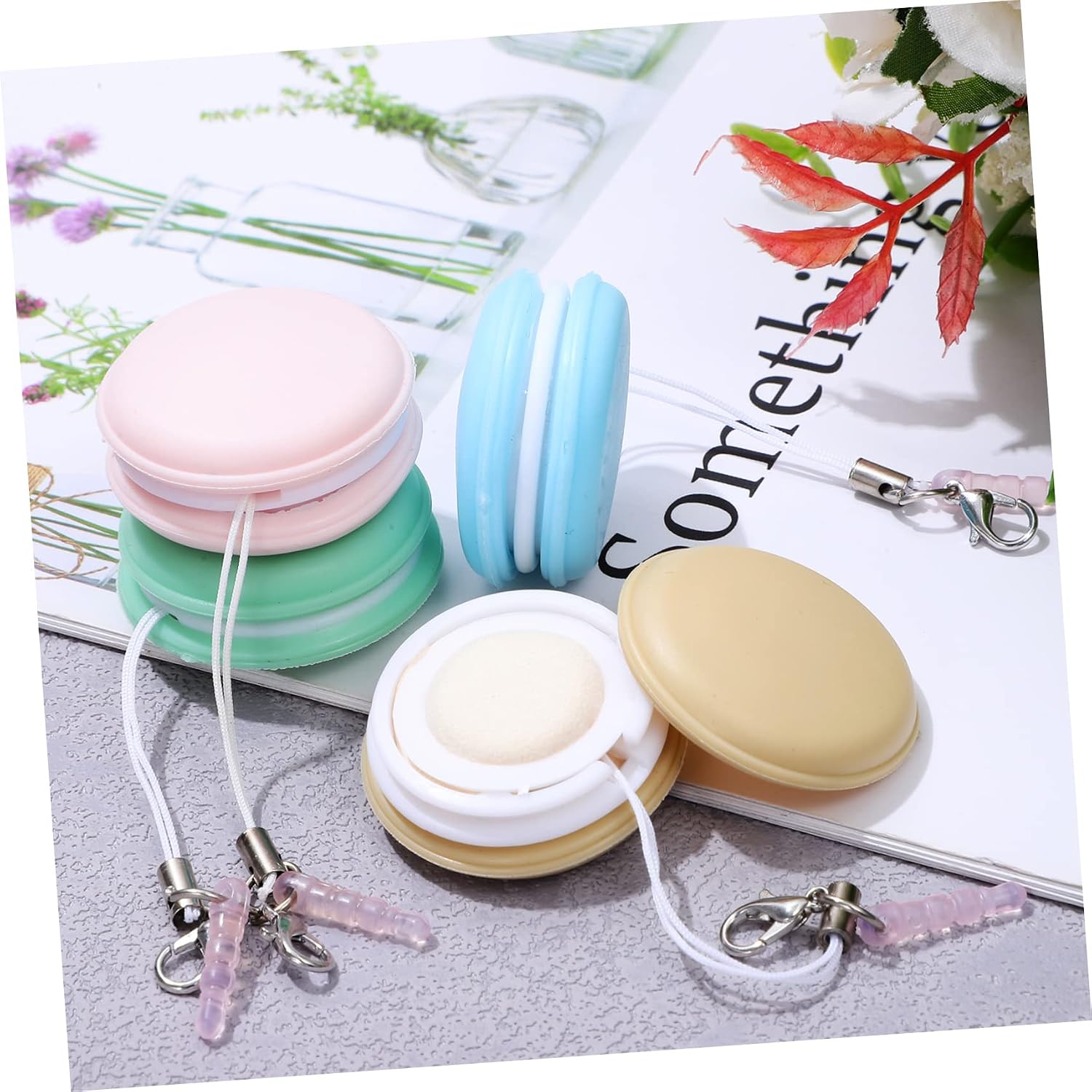Ipetboom 18pcs Macaron Screen Cleaner Cute Decorative Pendants for Smartphones Tablets and Laptops Versatile Mobile Phone Wipes Random Colors