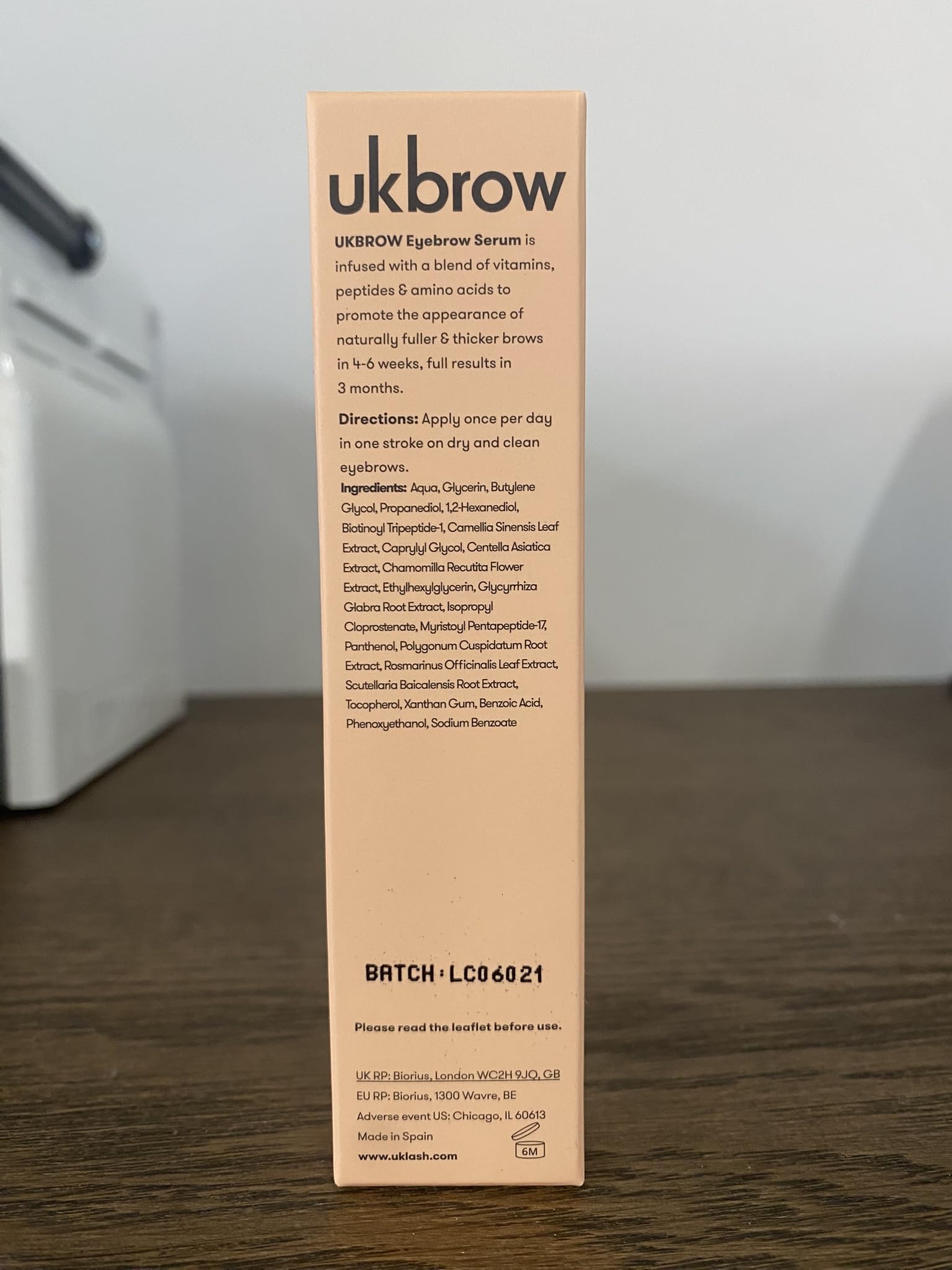 Ukbrow Serum wzmacniające wzrost brwi, 3 ml