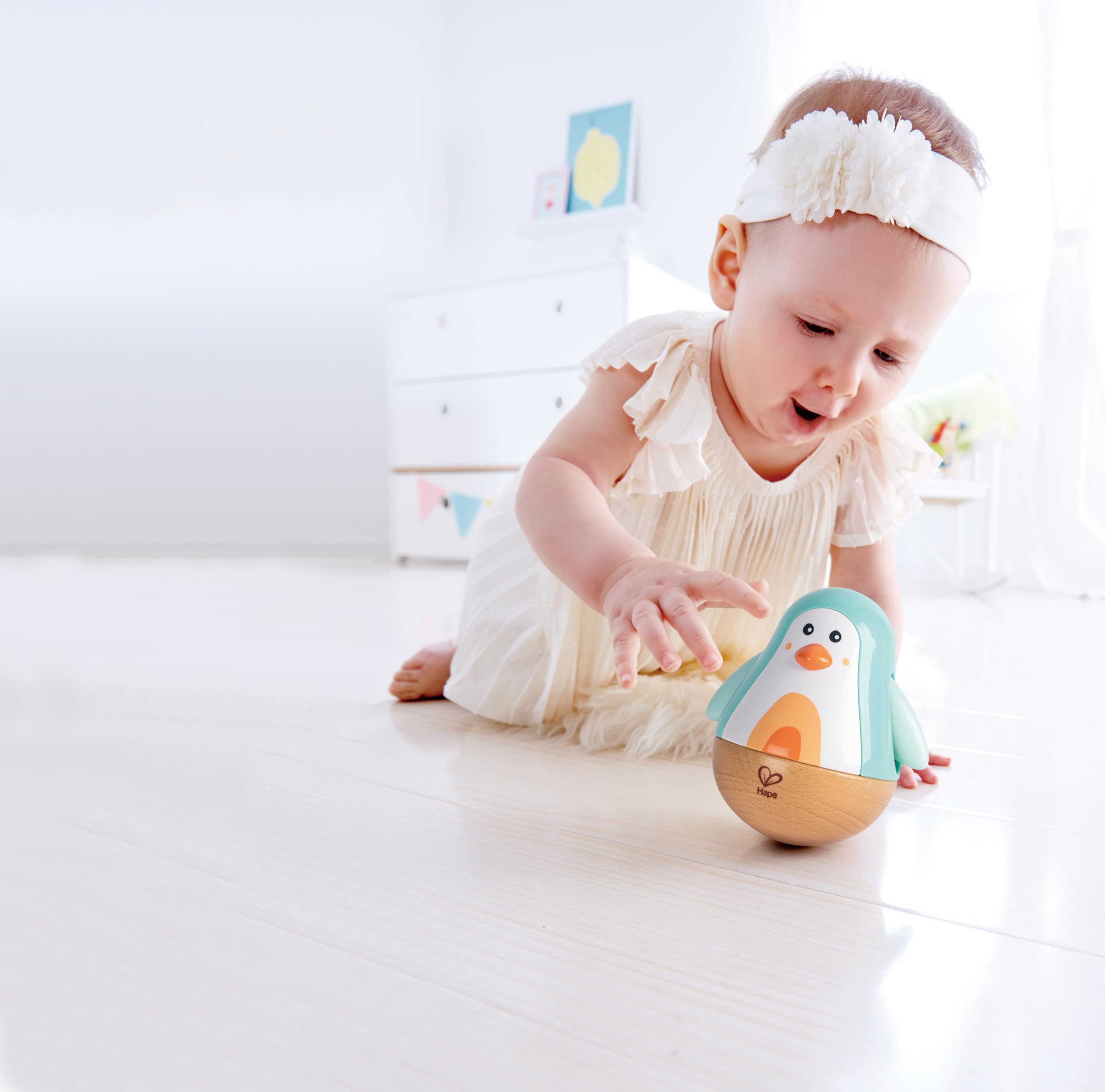 Hape Pingouin culbuto en Bois - Turquoise