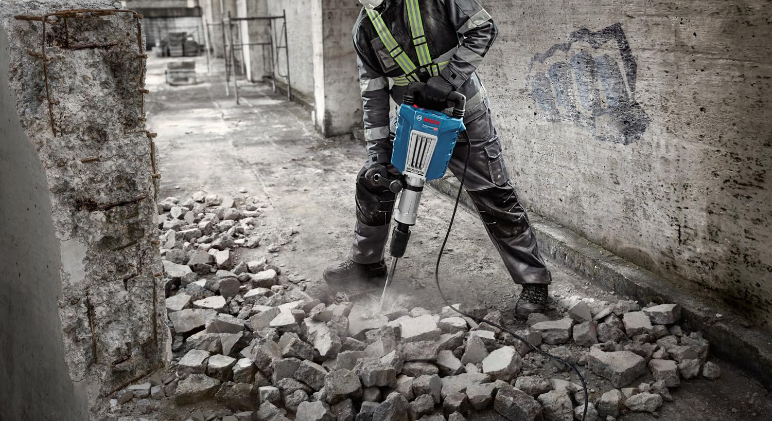 Bosch Professional Martello demolitore GSH 14 C (28 J di potenza del colpo, numero di colpi 1.900 colpi/min incl. scalpello a punta, impugnatura supplementare, valigetta)