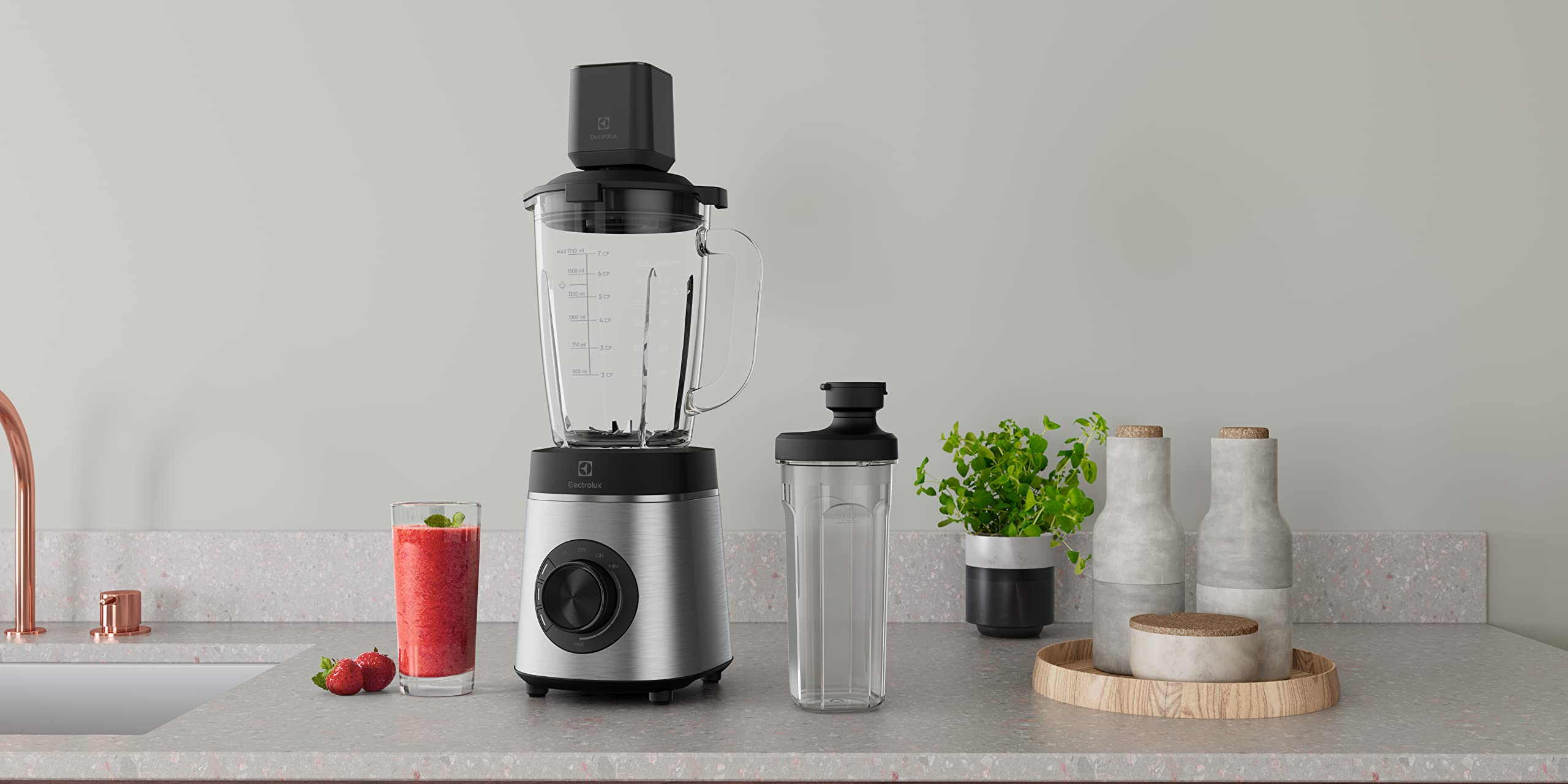 Electrolux Explore 6 Blender E6VB1-8ST, licuadora al vacío, 1400 W, trituradora de hielo, jarra resistente al calor de 1,75 L, velocidad continua, función de pulso, 3 programas, botella para llevar,